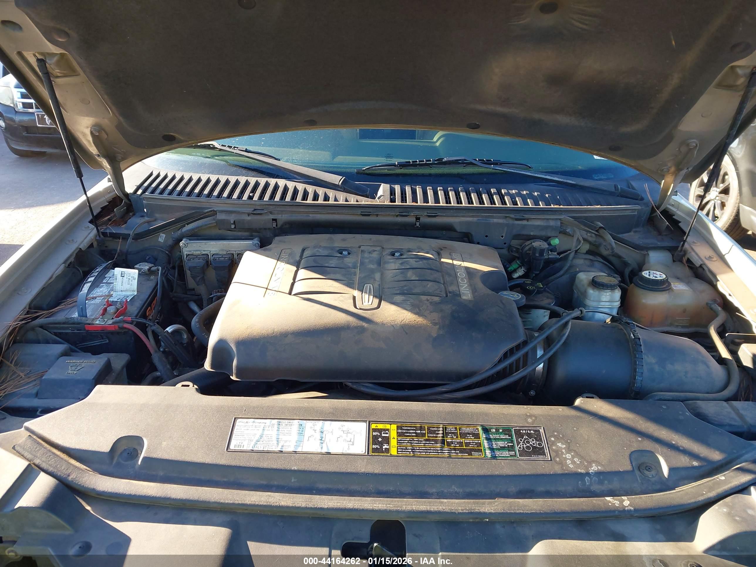 LINCOLN NAVIGATOR image 10