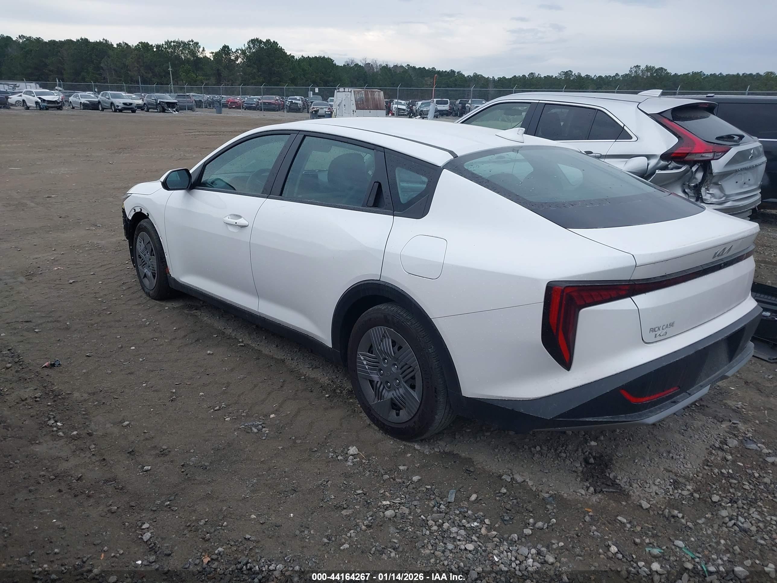 KIA K4 image 3