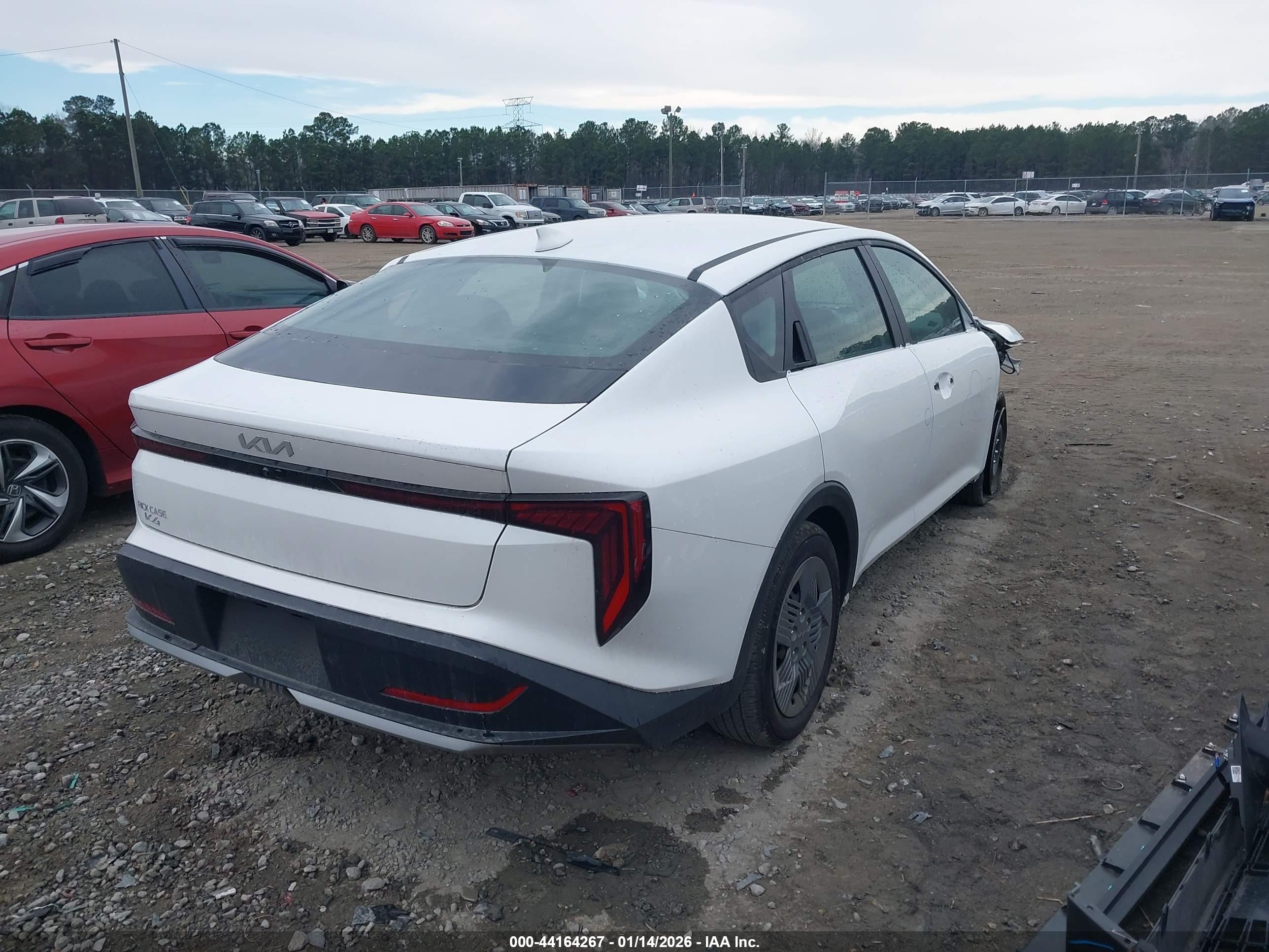 KIA K4 image 4