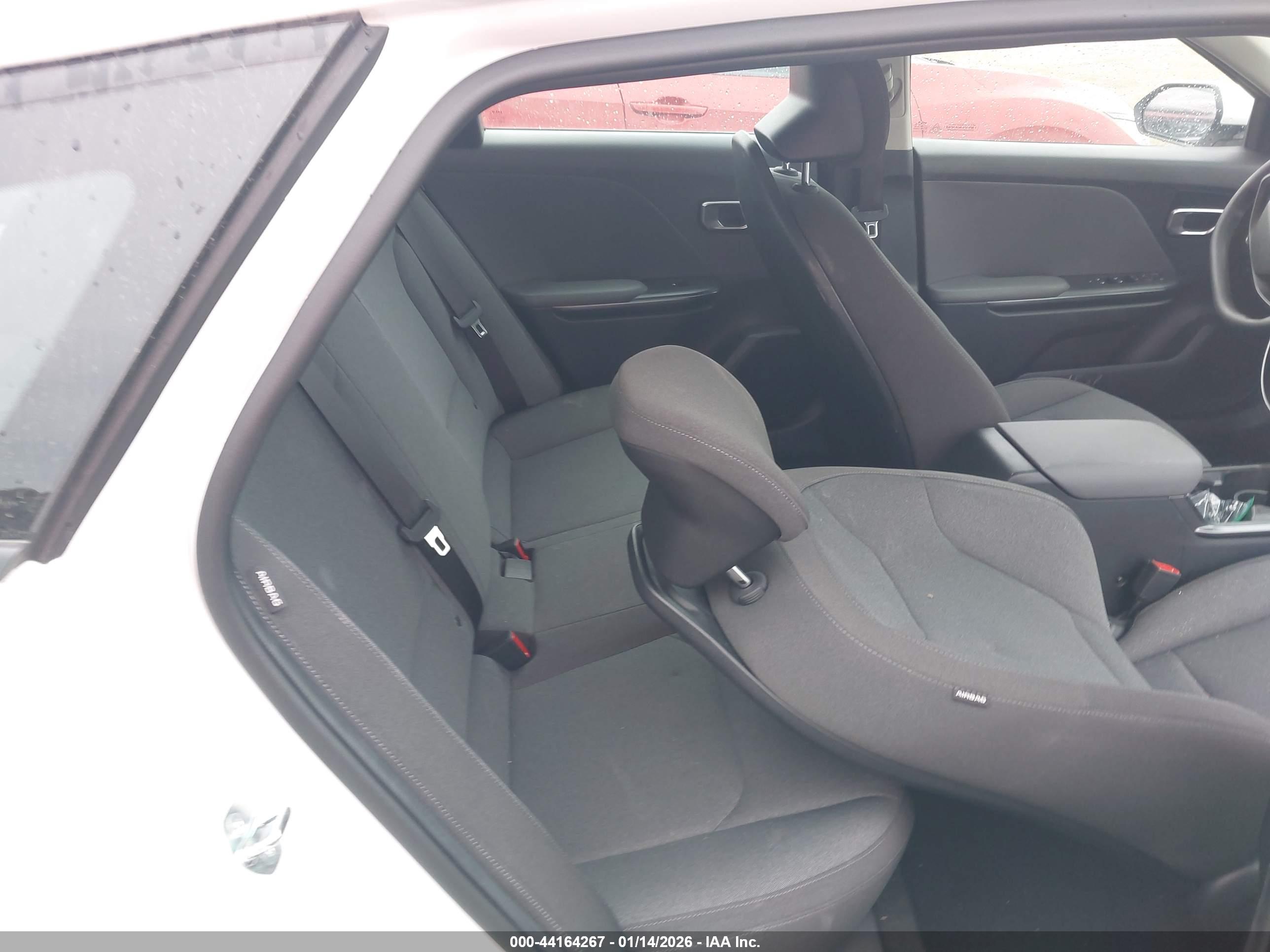 KIA K4 image 8