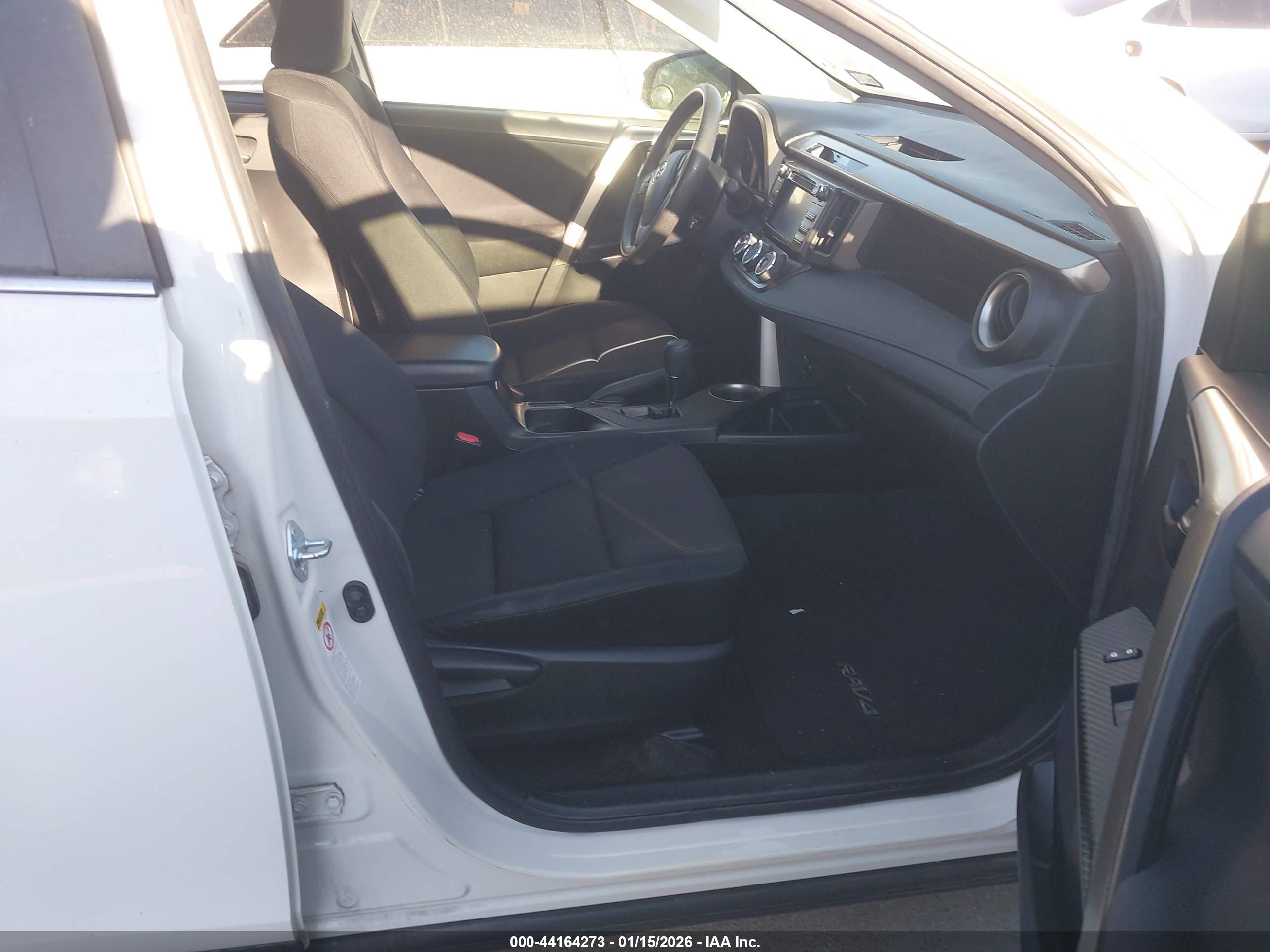 TOYOTA RAV4 image 5
