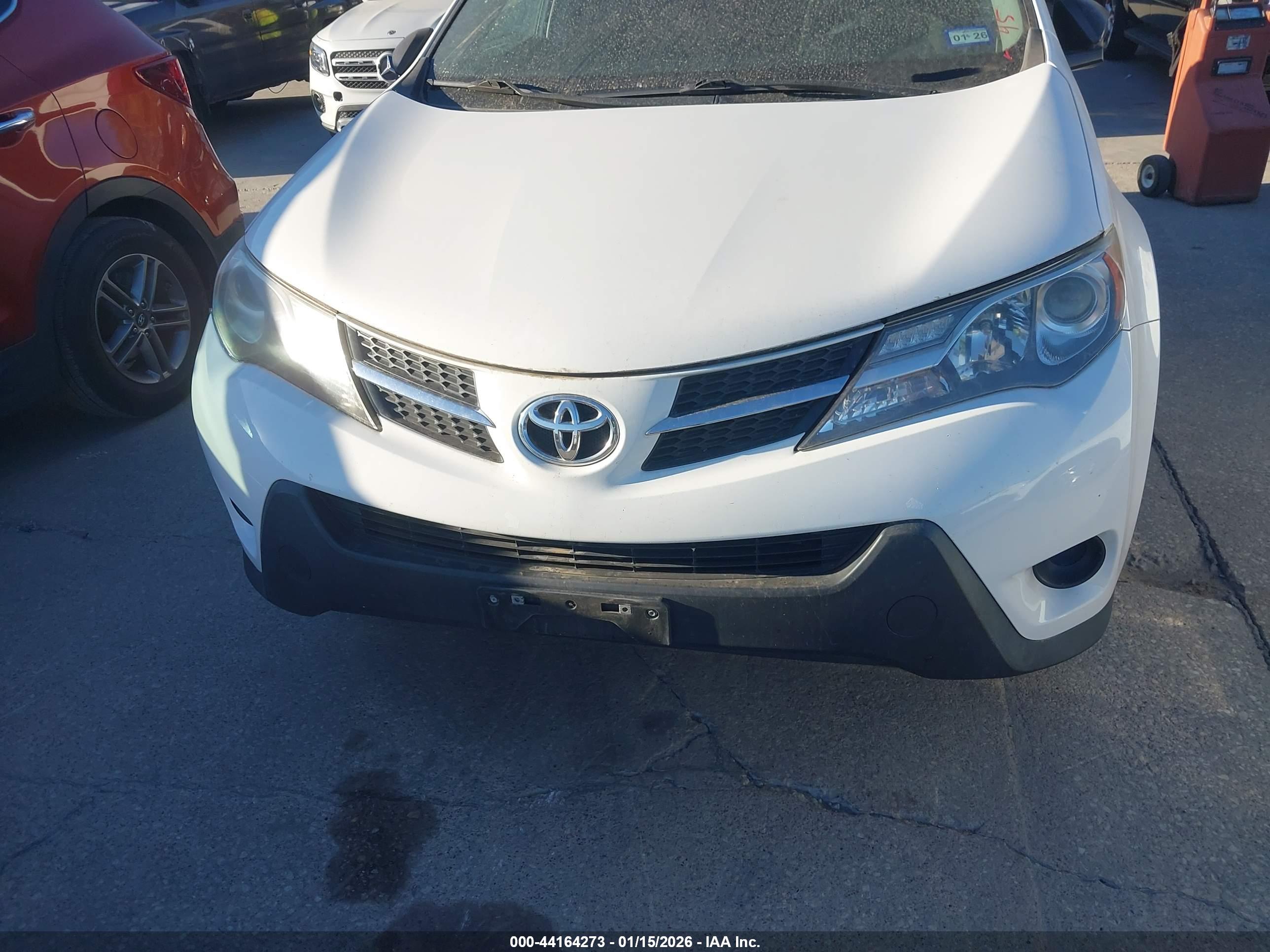 TOYOTA RAV4 image 6