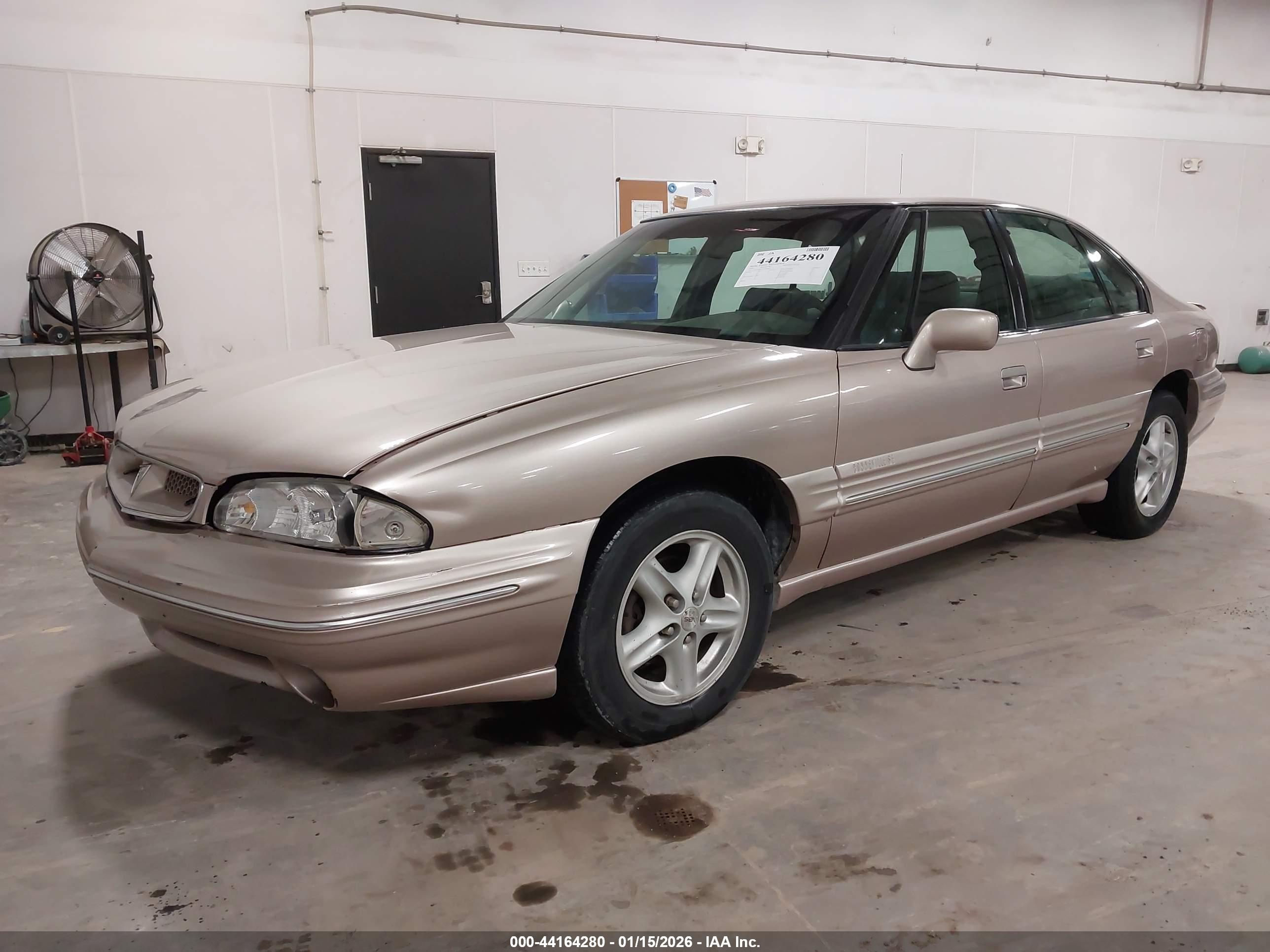PONTIAC BONNEVILLE image 2