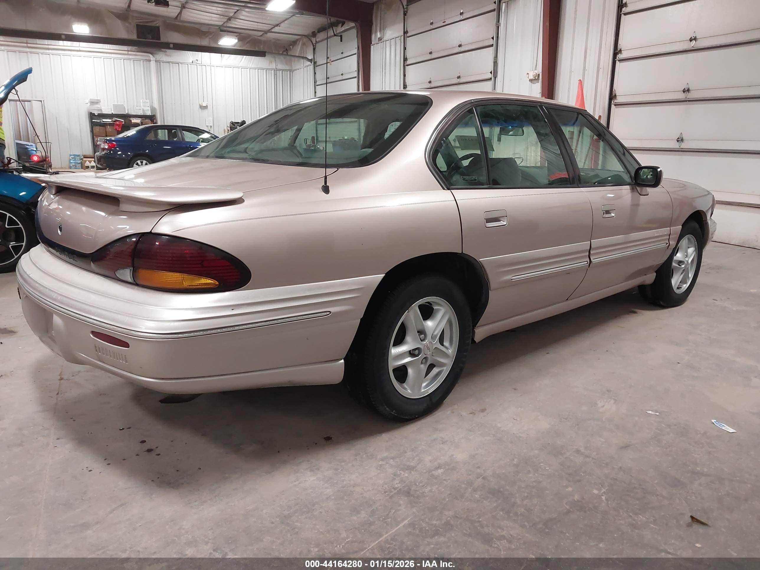 PONTIAC BONNEVILLE image 4