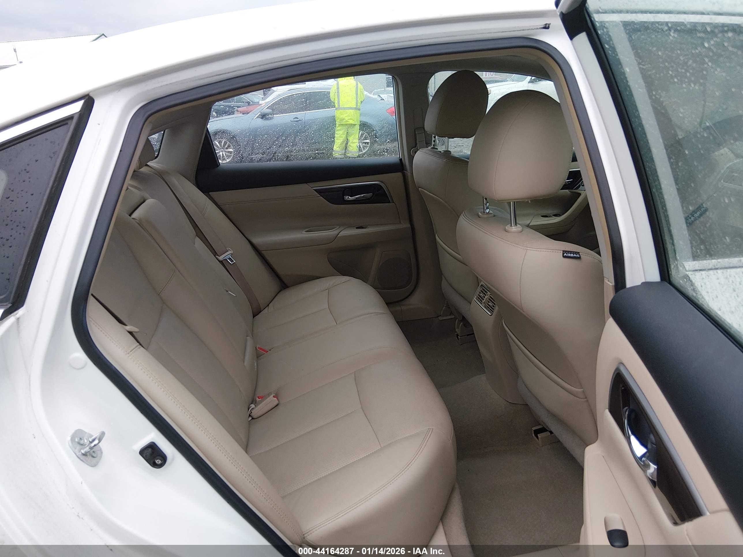 NISSAN ALTIMA image 8