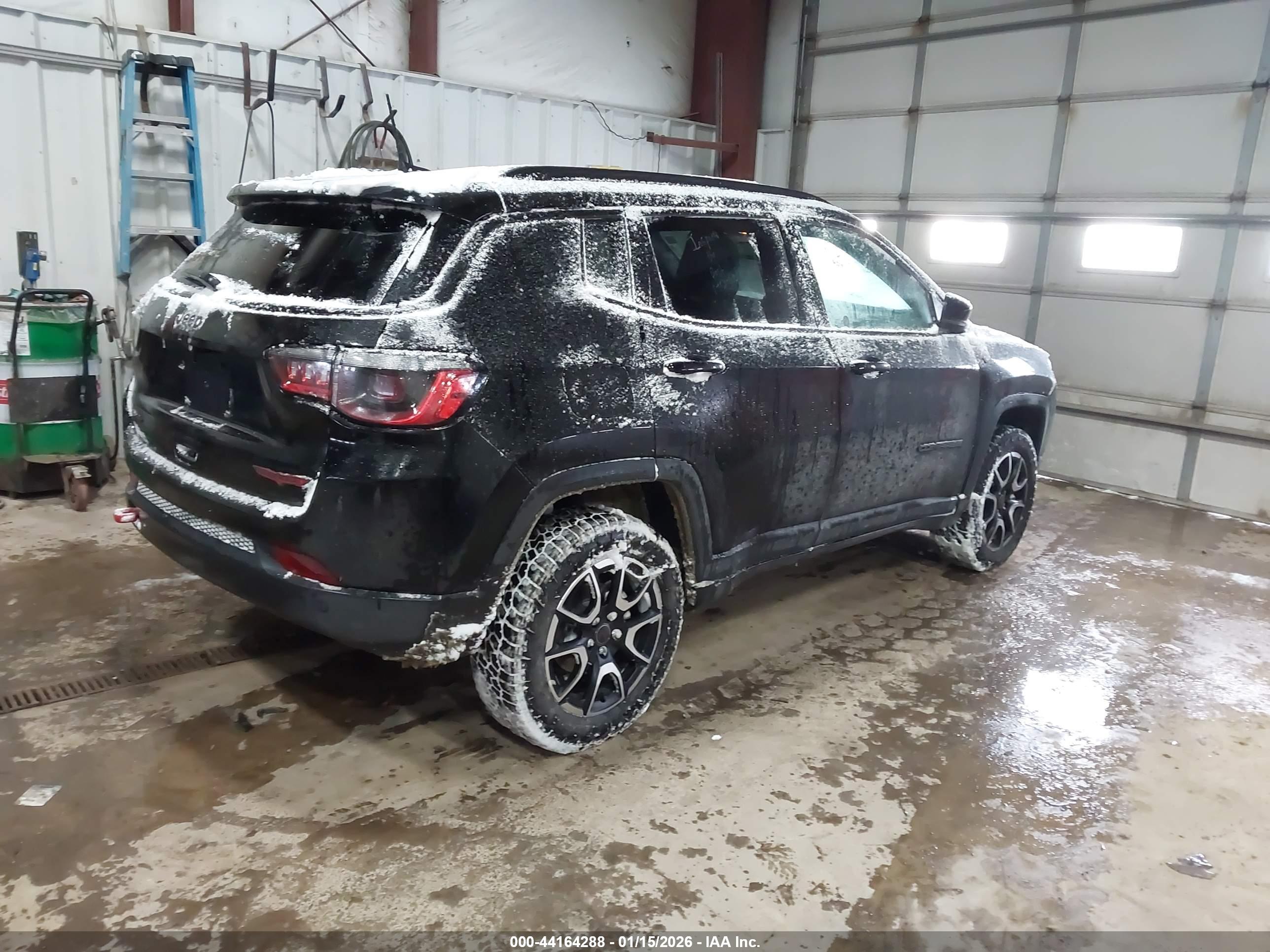 JEEP COMPASS image 4