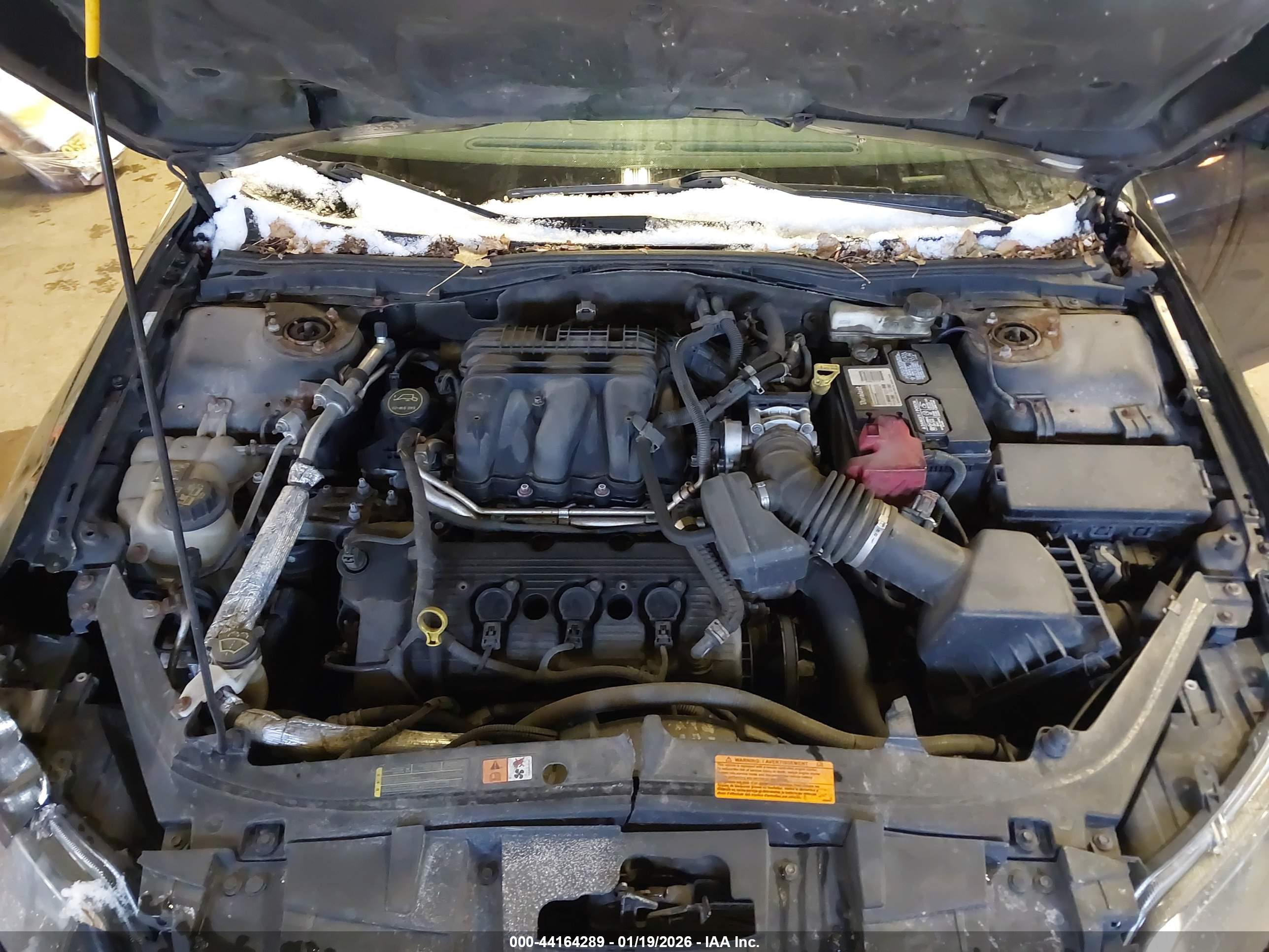 FORD FUSION image 10