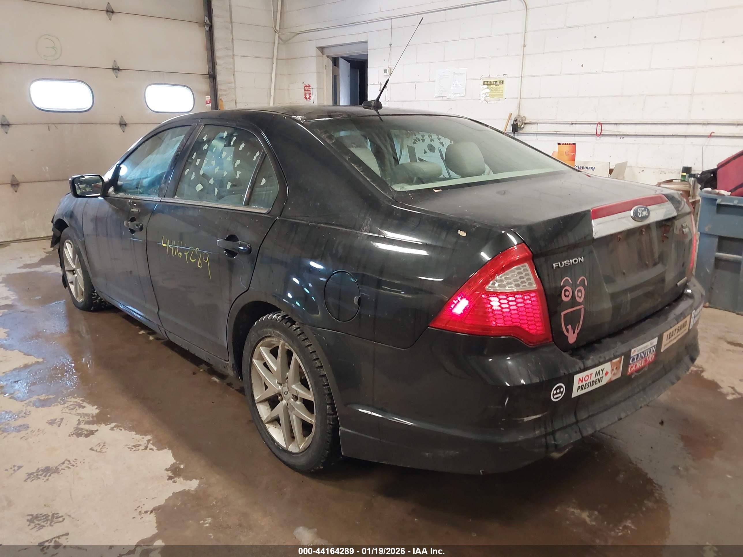 FORD FUSION image 3