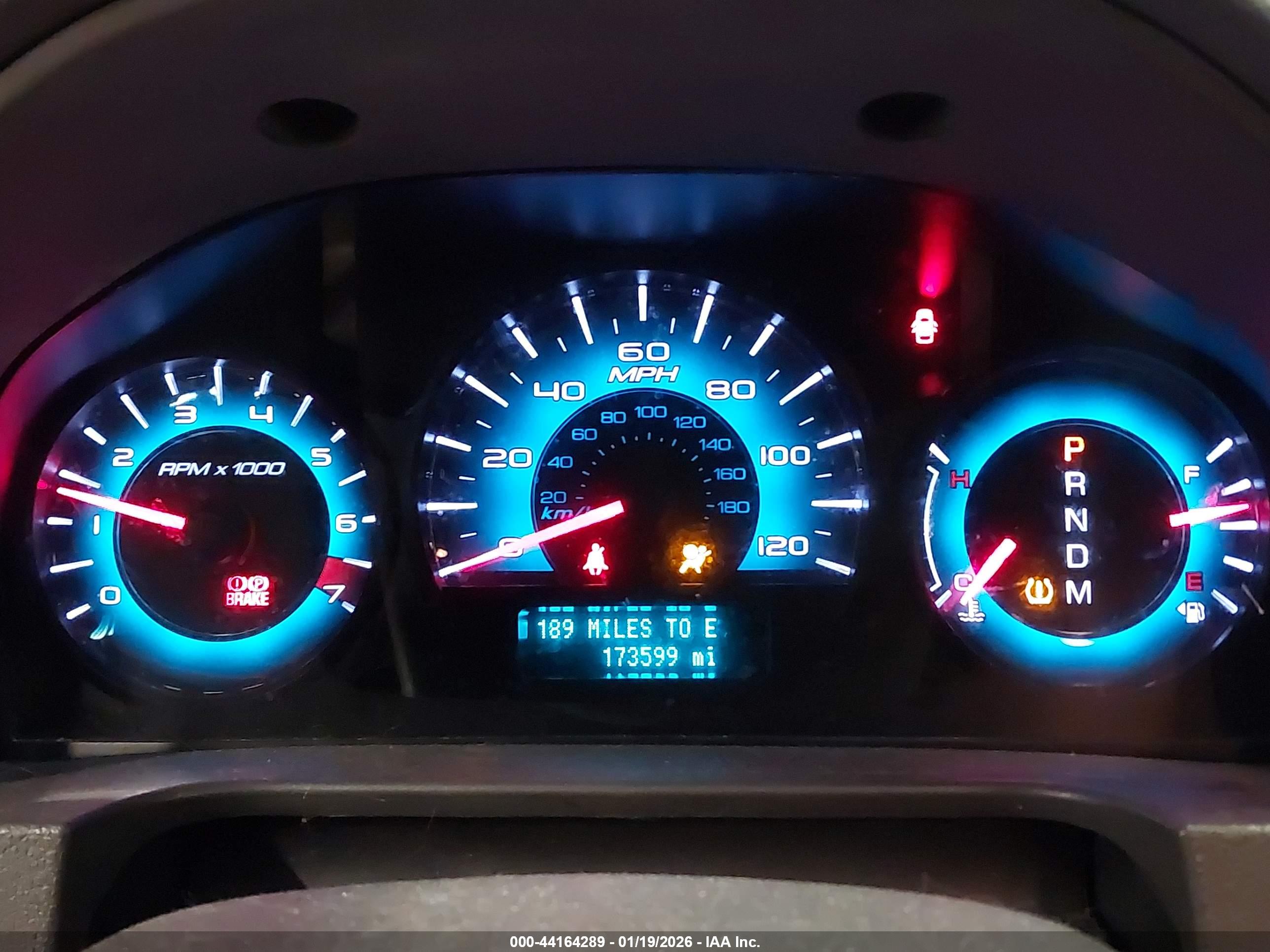FORD FUSION image 7