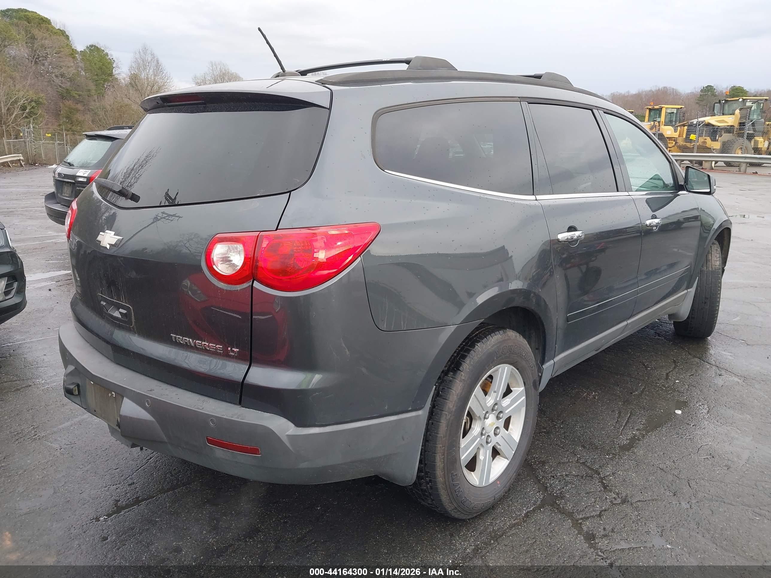 CHEVROLET TRAVERSE image 4