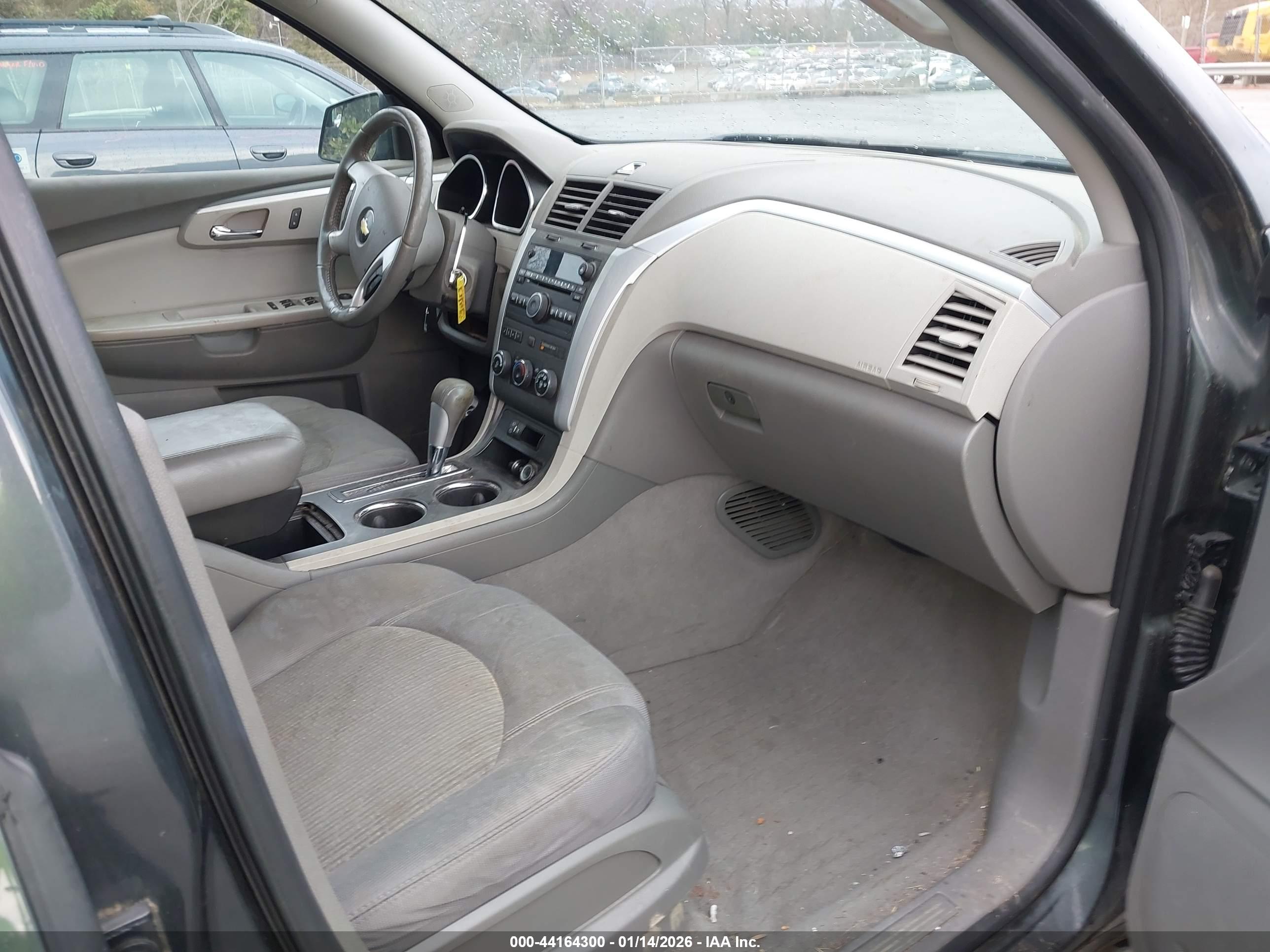 CHEVROLET TRAVERSE image 5