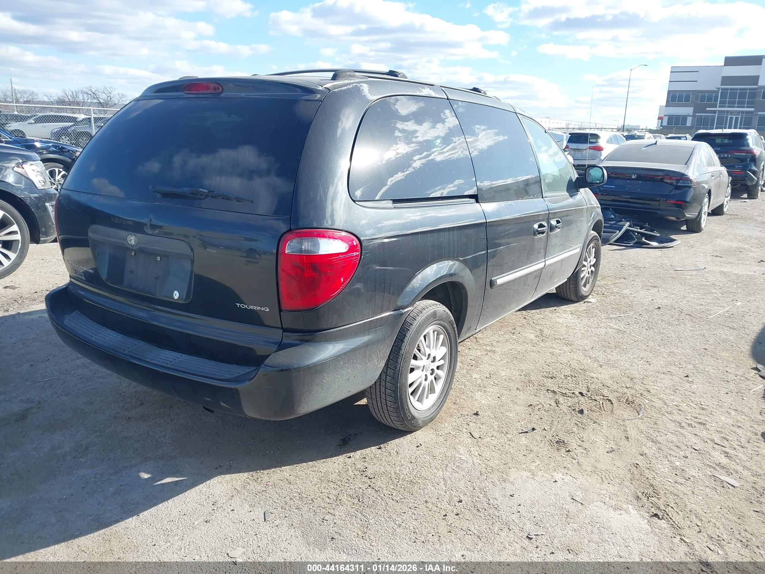 CHRYSLER TOWN image 4