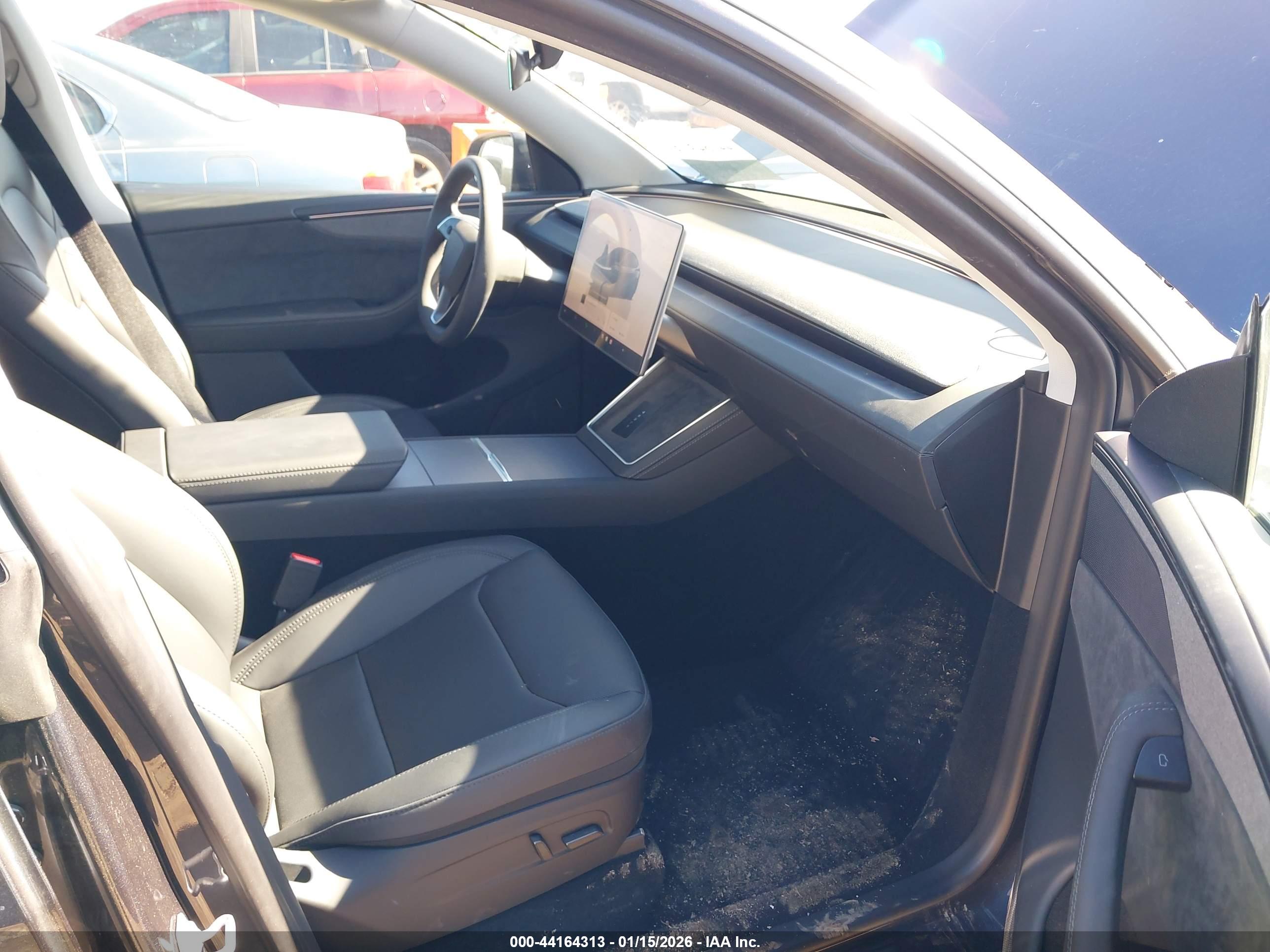 TESLA MODEL image 5