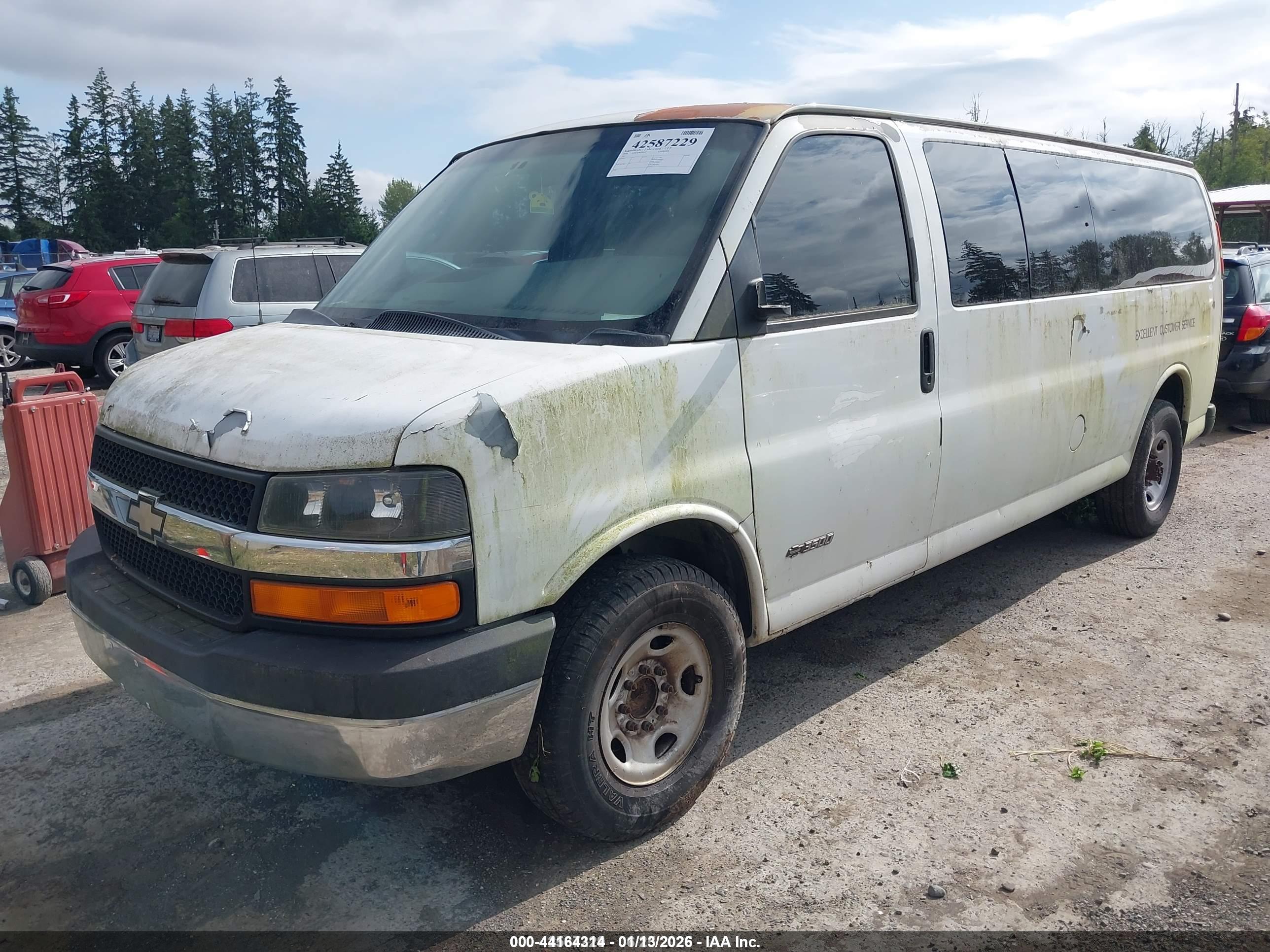 CHEVROLET EXPRESS image 2