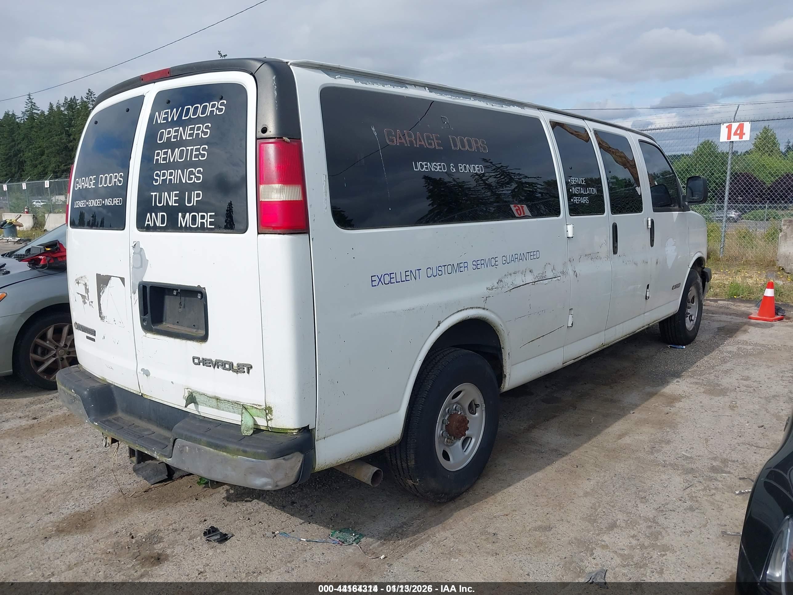 CHEVROLET EXPRESS image 4