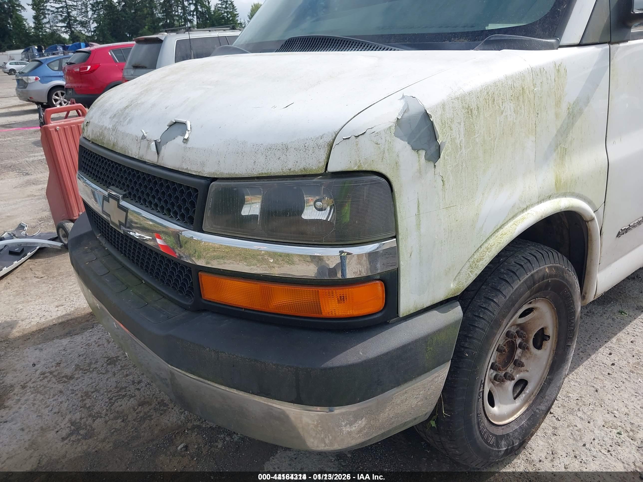 CHEVROLET EXPRESS image 6