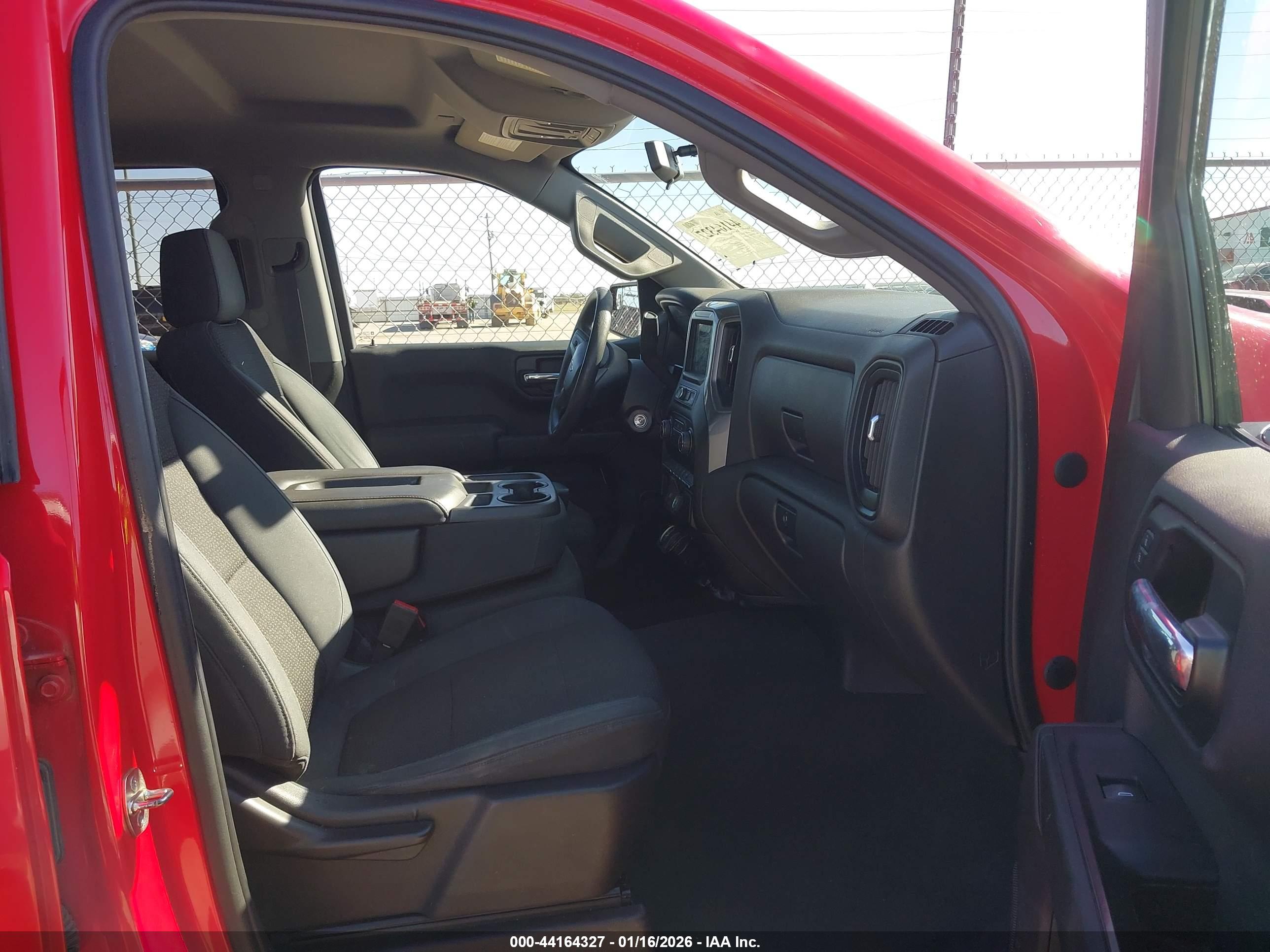 CHEVROLET SILVERADO image 5