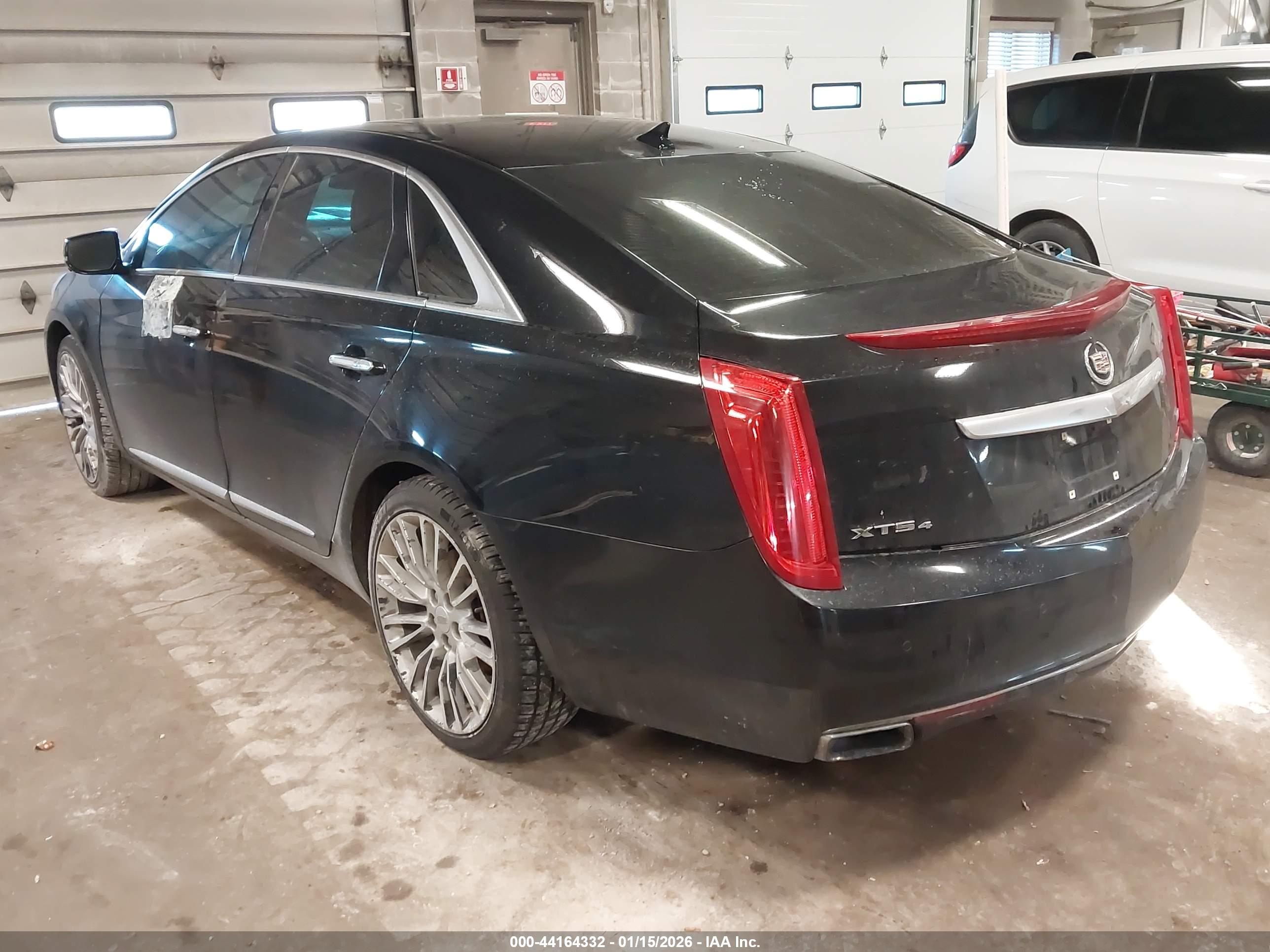 CADILLAC XTS image 3