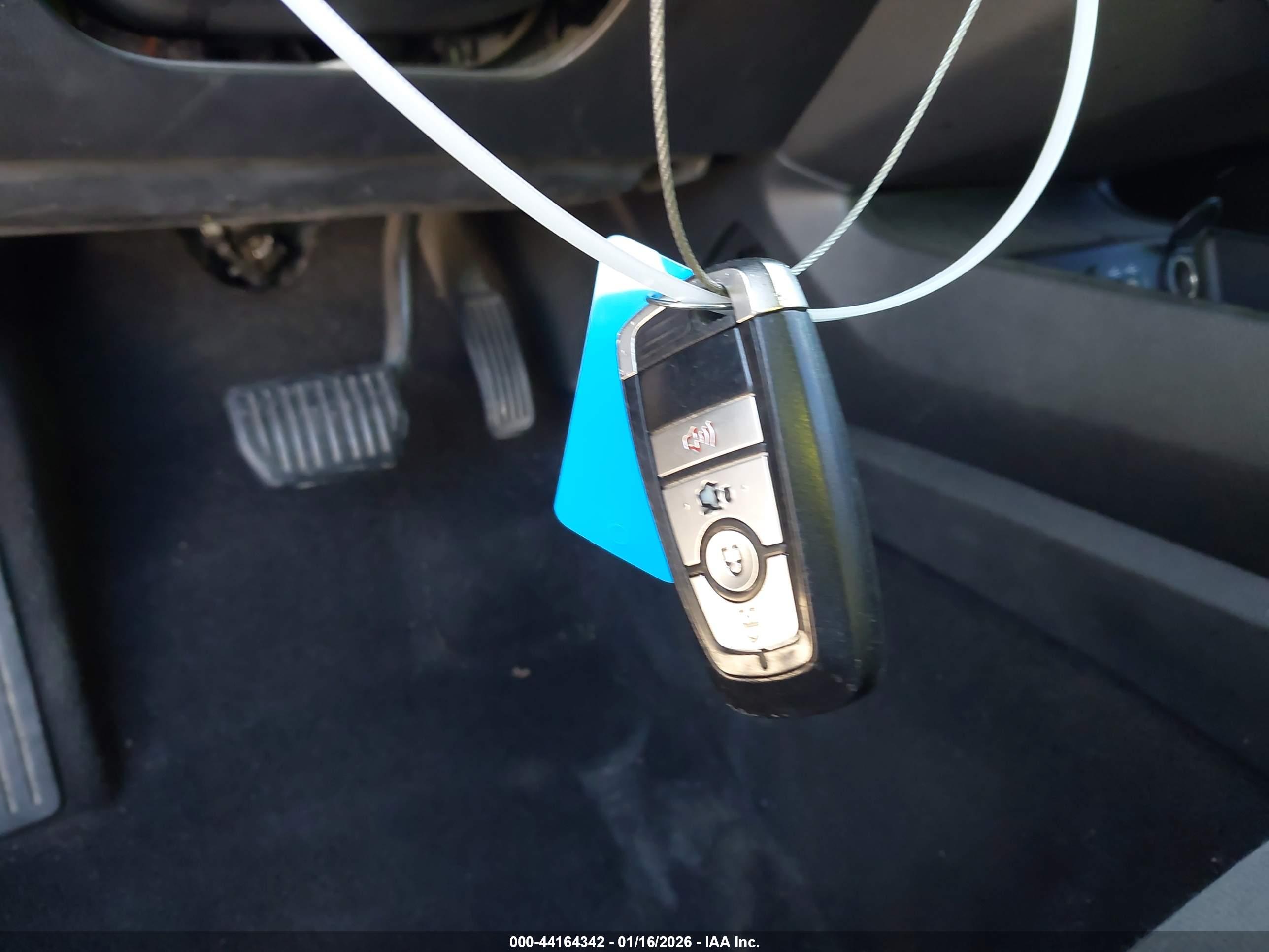 FORD FUSION image 11