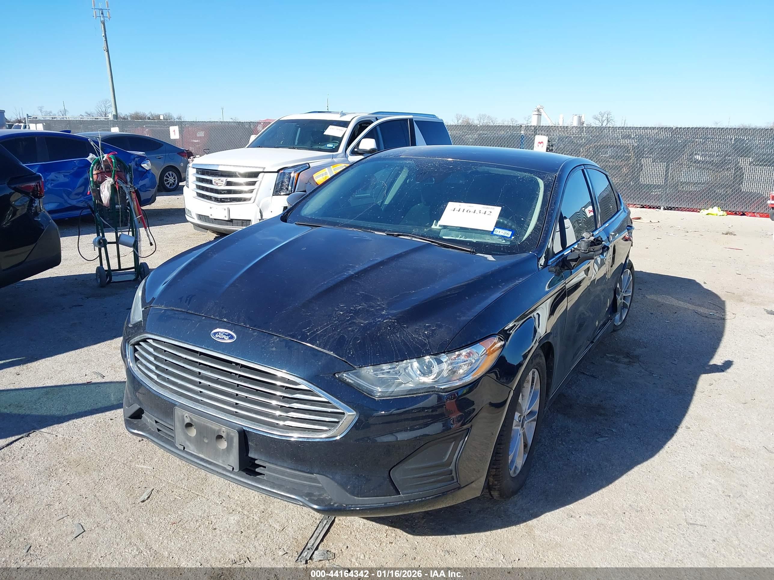 FORD FUSION image 2