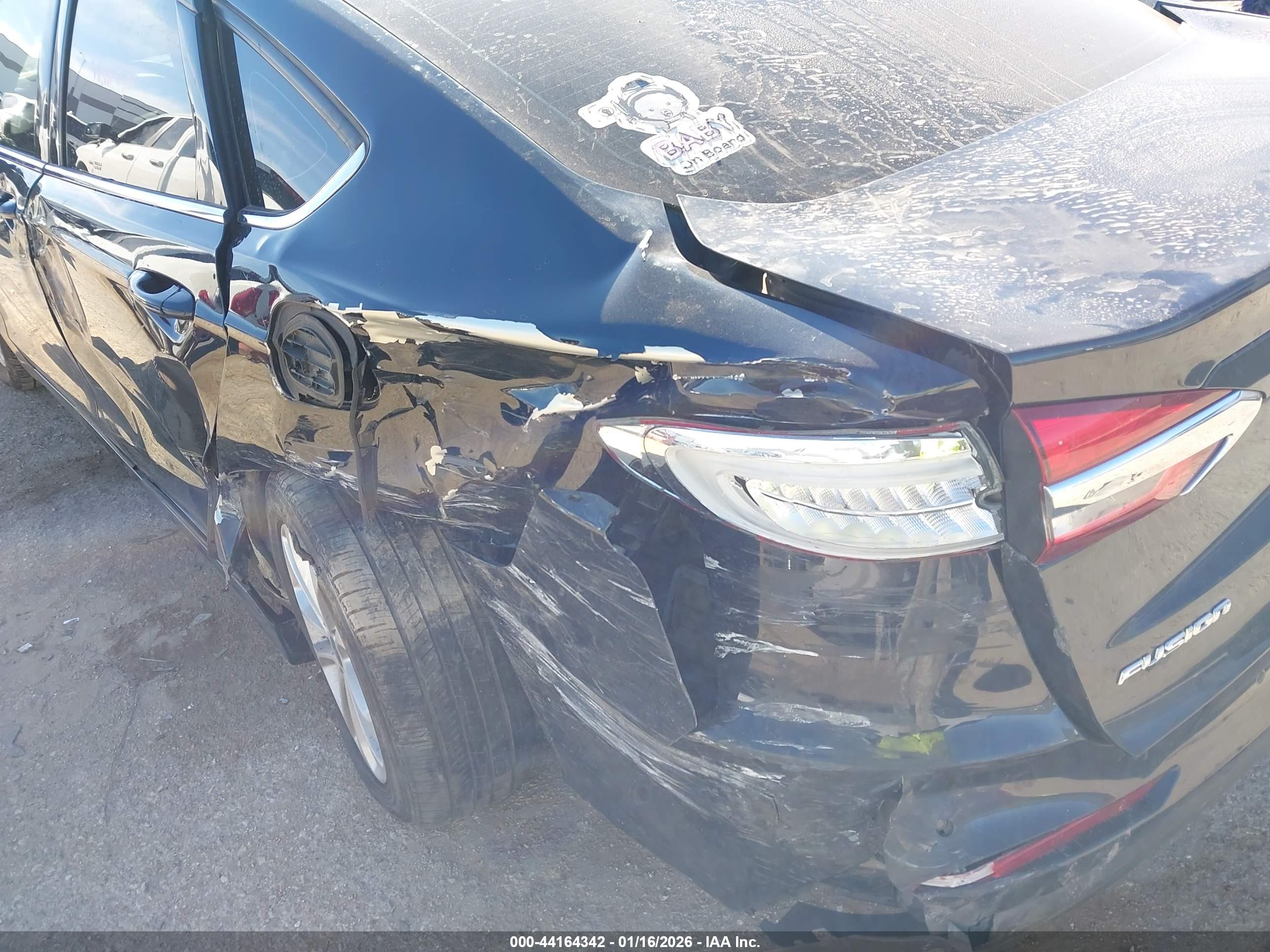 FORD FUSION image 6