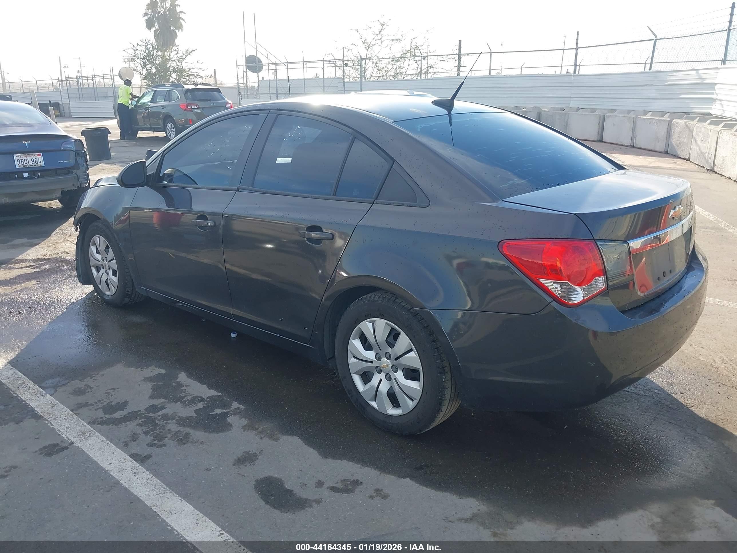 CHEVROLET CRUZE image 3