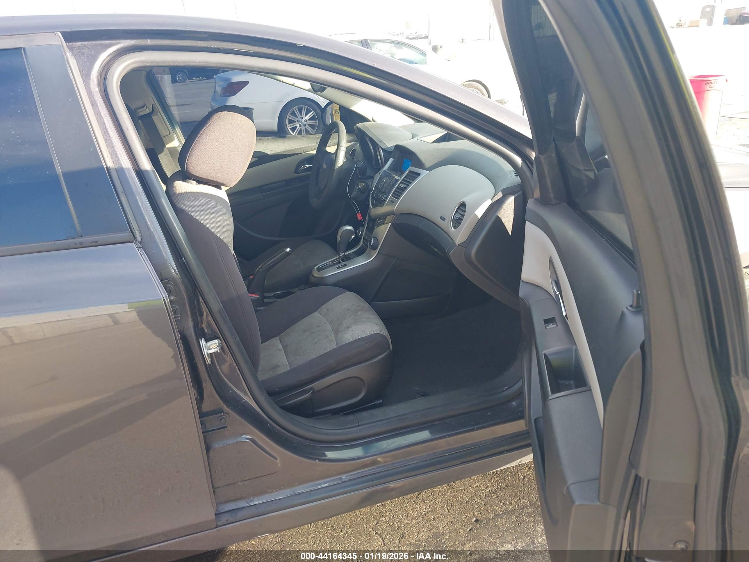 CHEVROLET CRUZE image 5