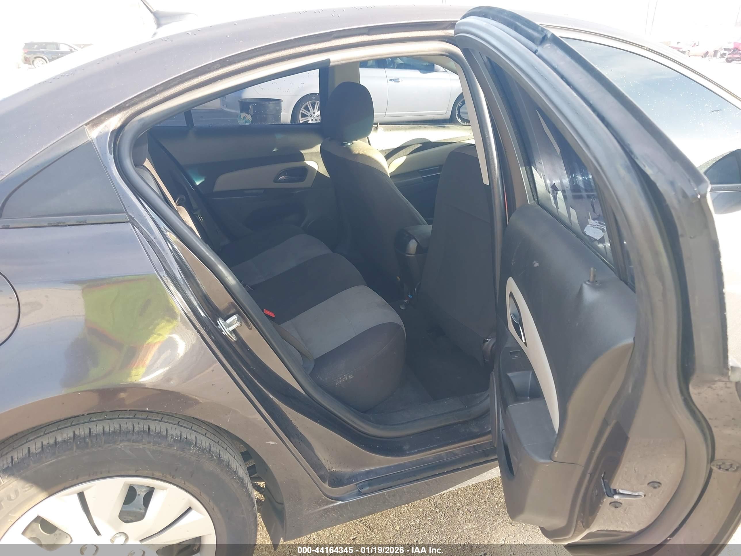 CHEVROLET CRUZE image 8