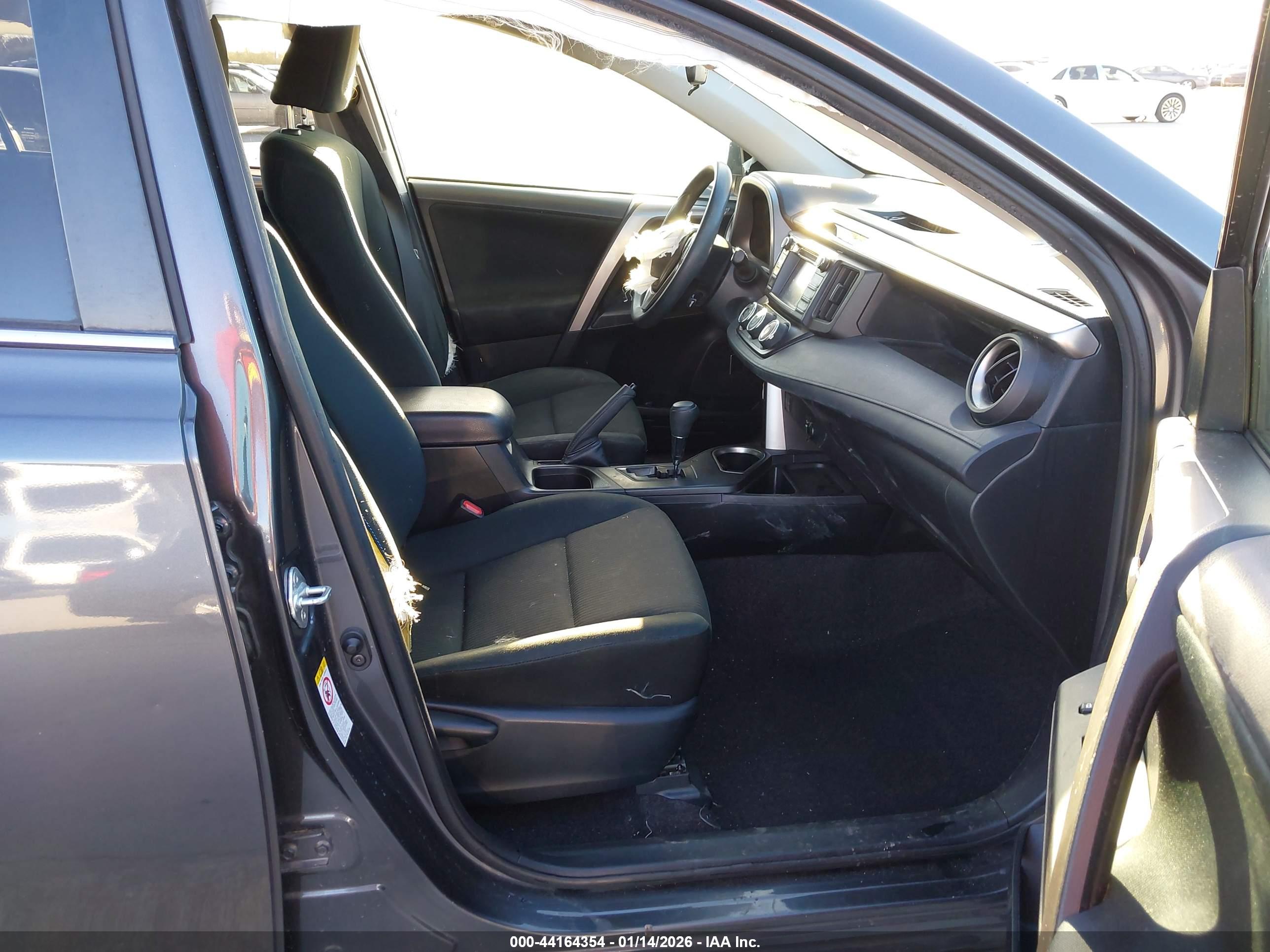 TOYOTA RAV4 image 5