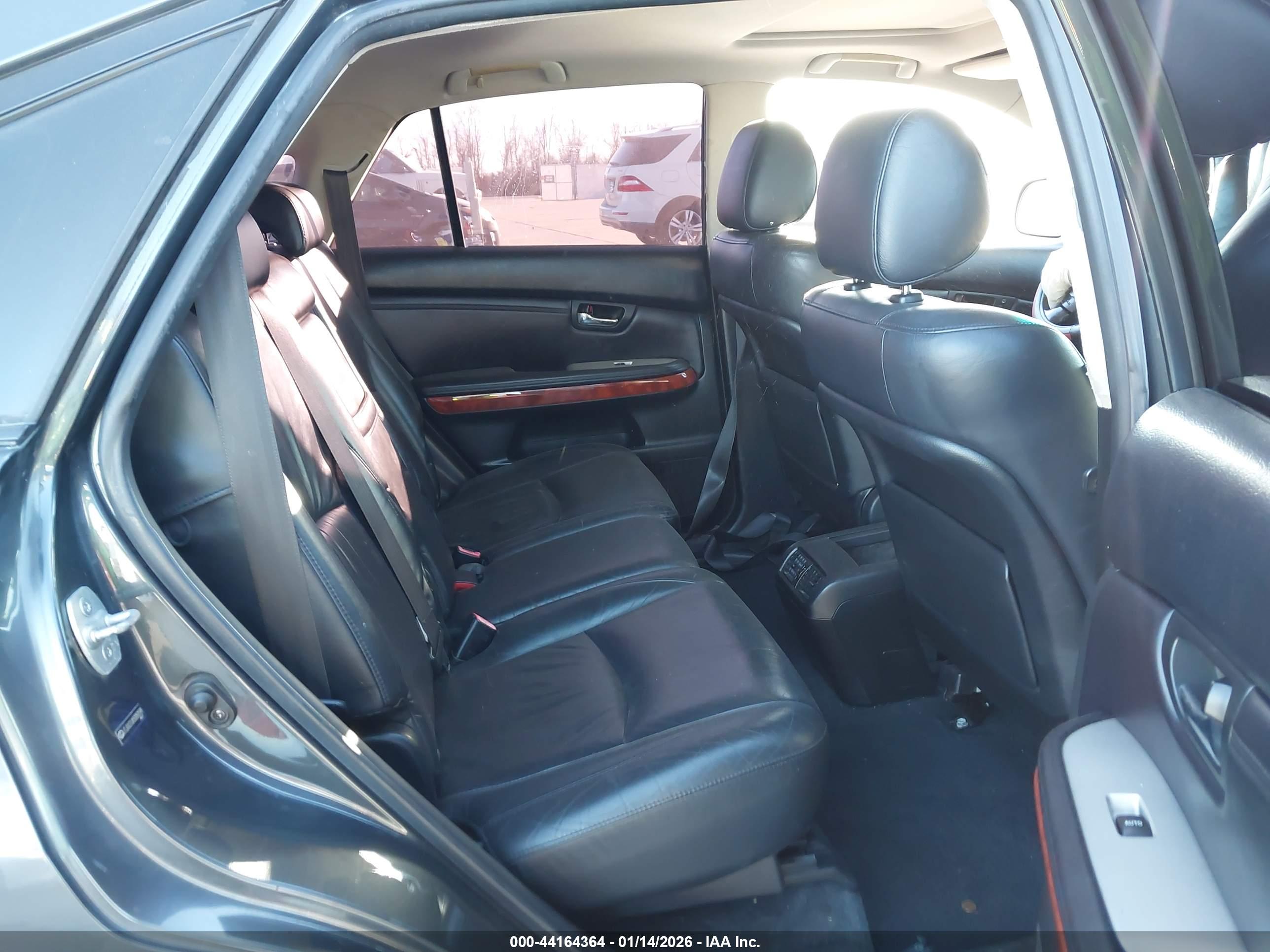 LEXUS RX image 8