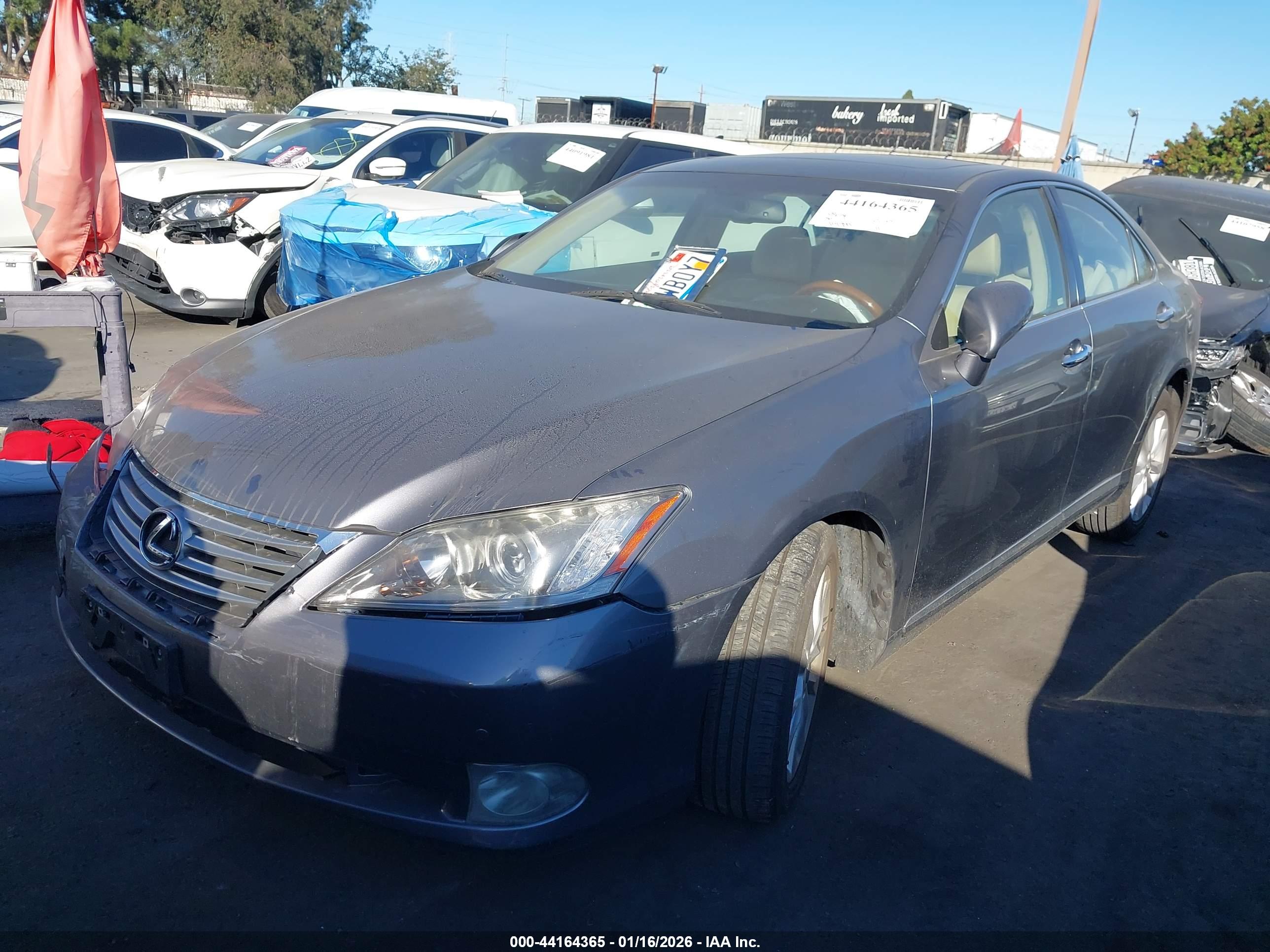 LEXUS ES image 2