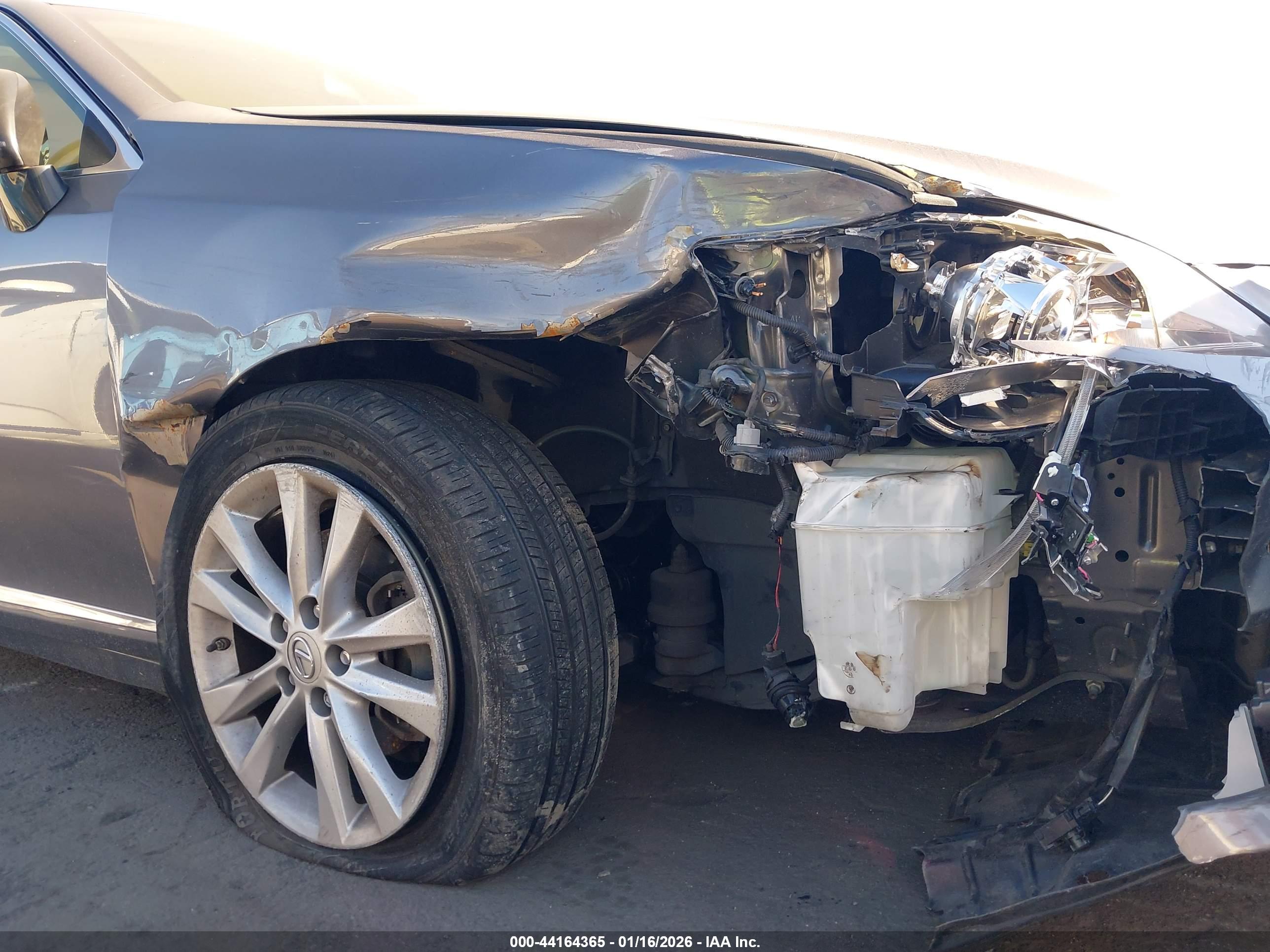 LEXUS ES image 6