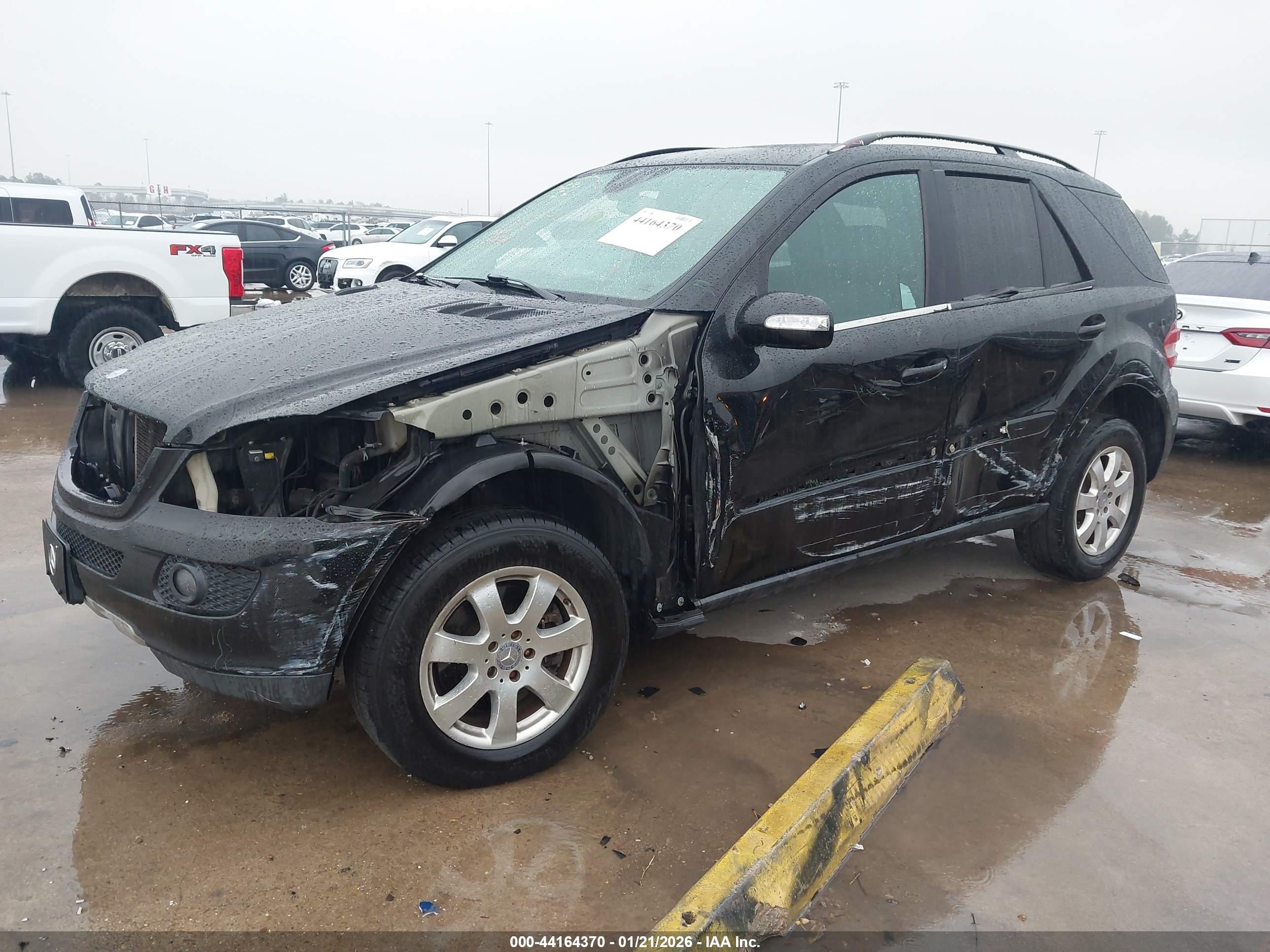 MERCEDES-BENZ ML image 2
