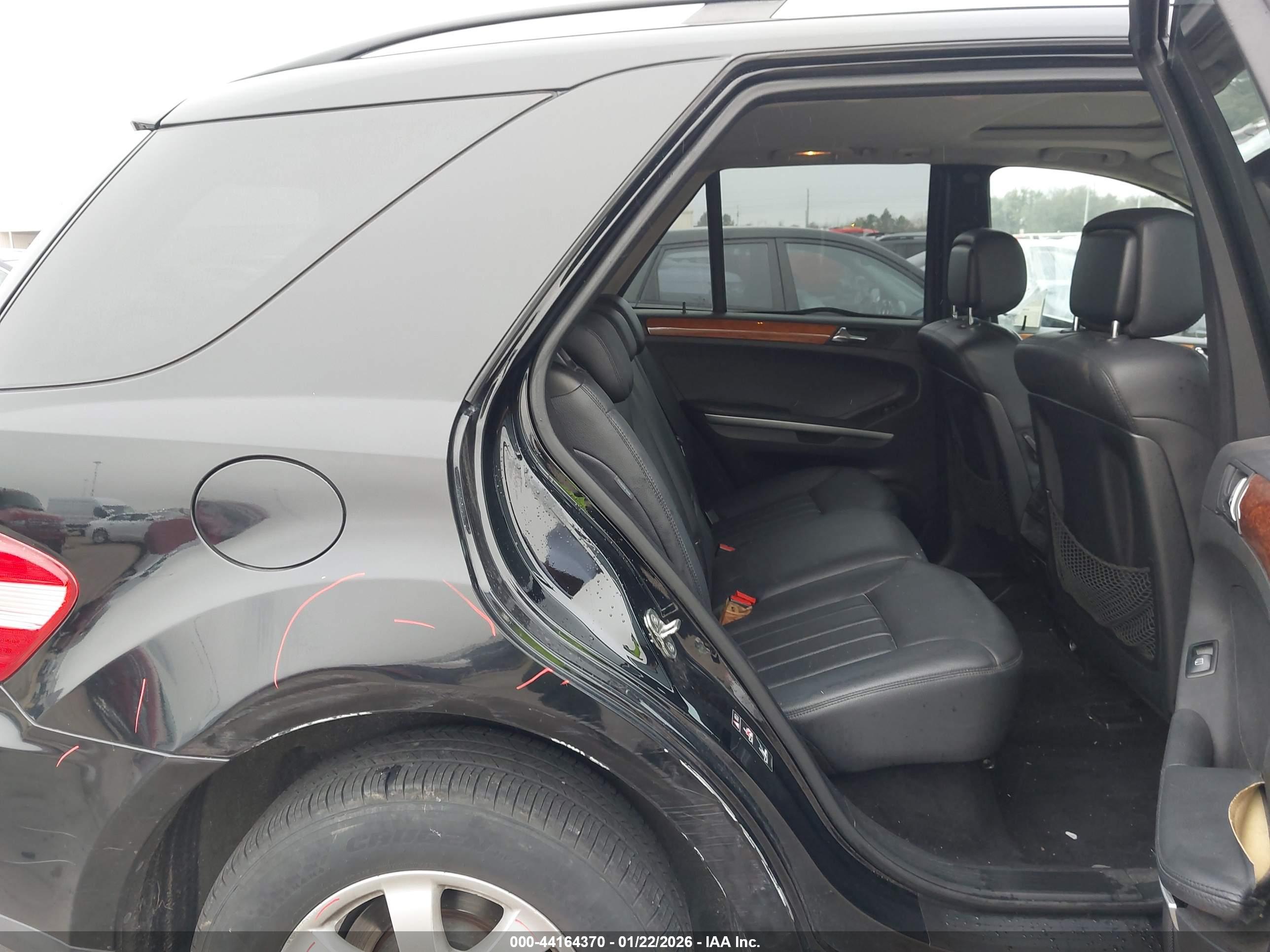 MERCEDES-BENZ ML image 8