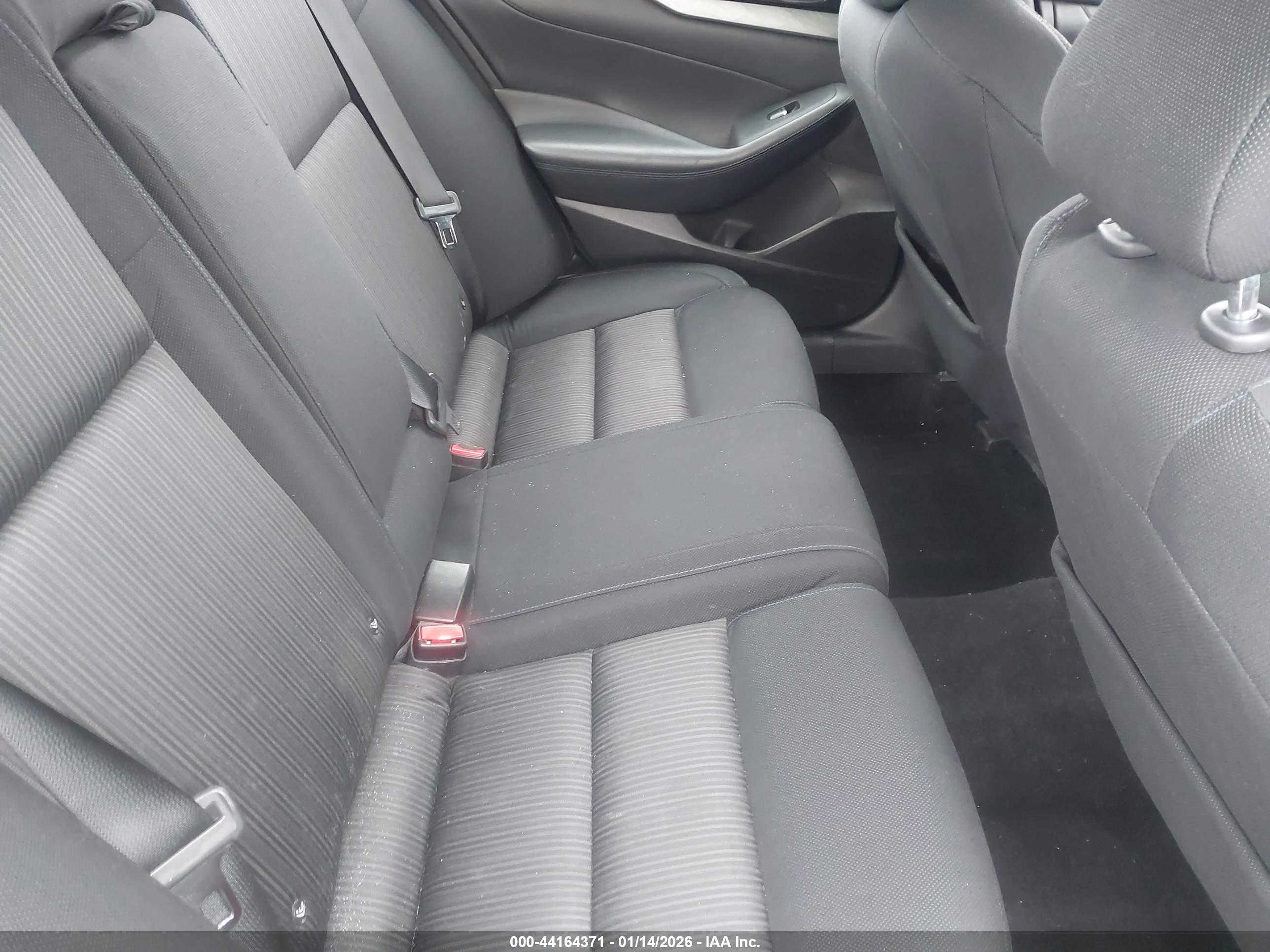 NISSAN MAXIMA image 8