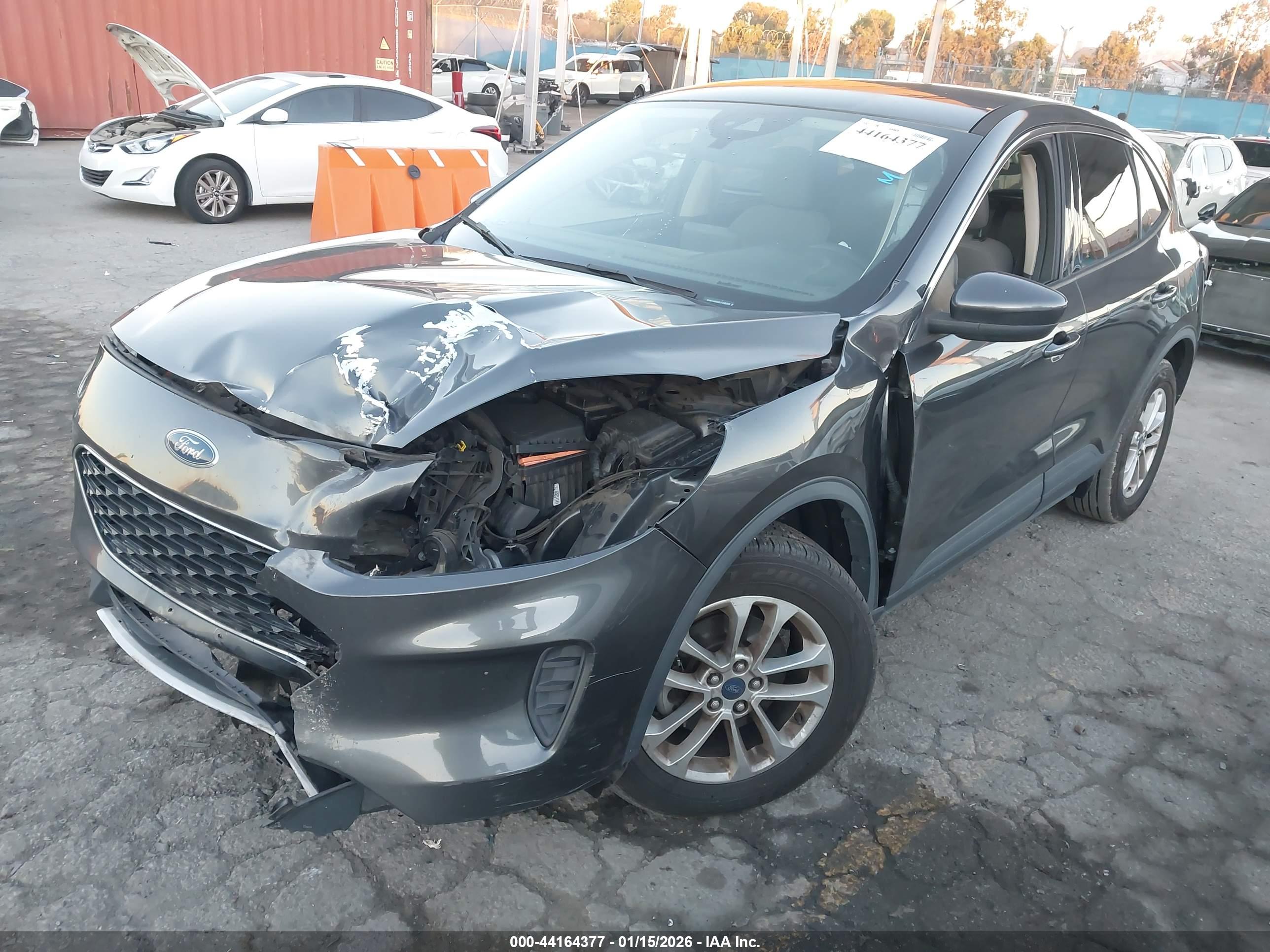 FORD ESCAPE image 2