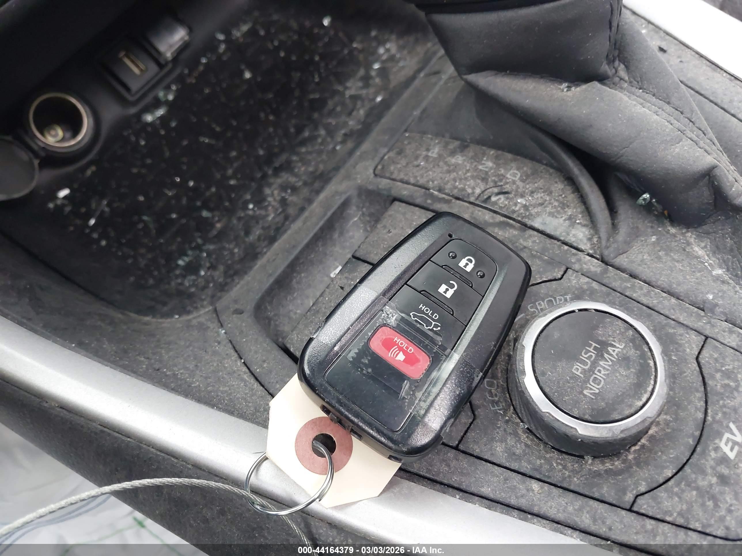 TOYOTA RAV4 image 11