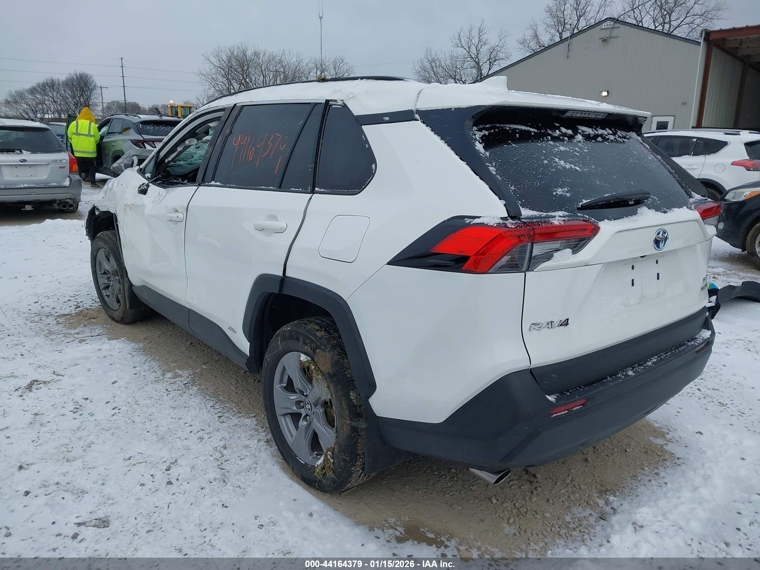 TOYOTA RAV4 image 3