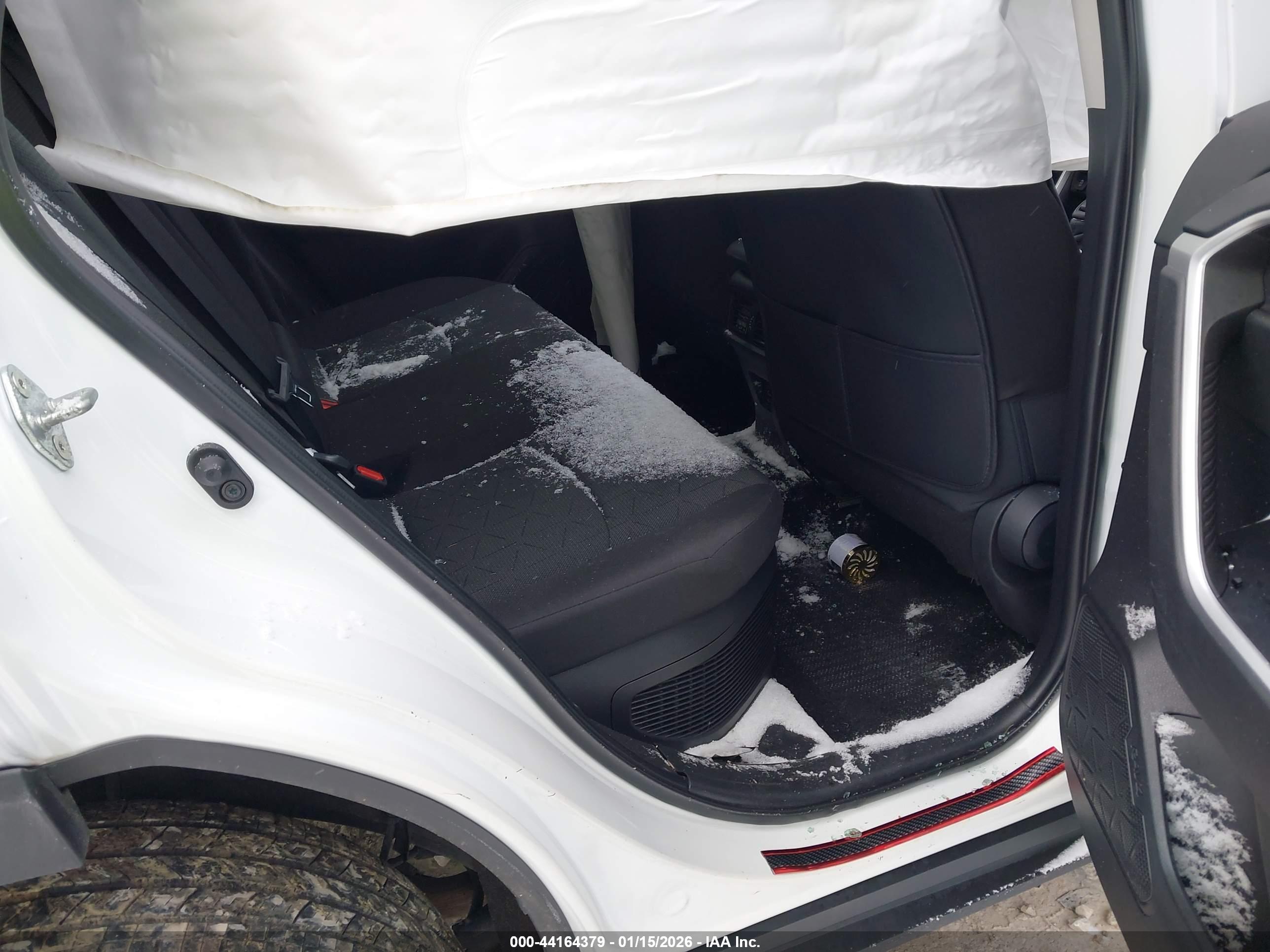 TOYOTA RAV4 image 8