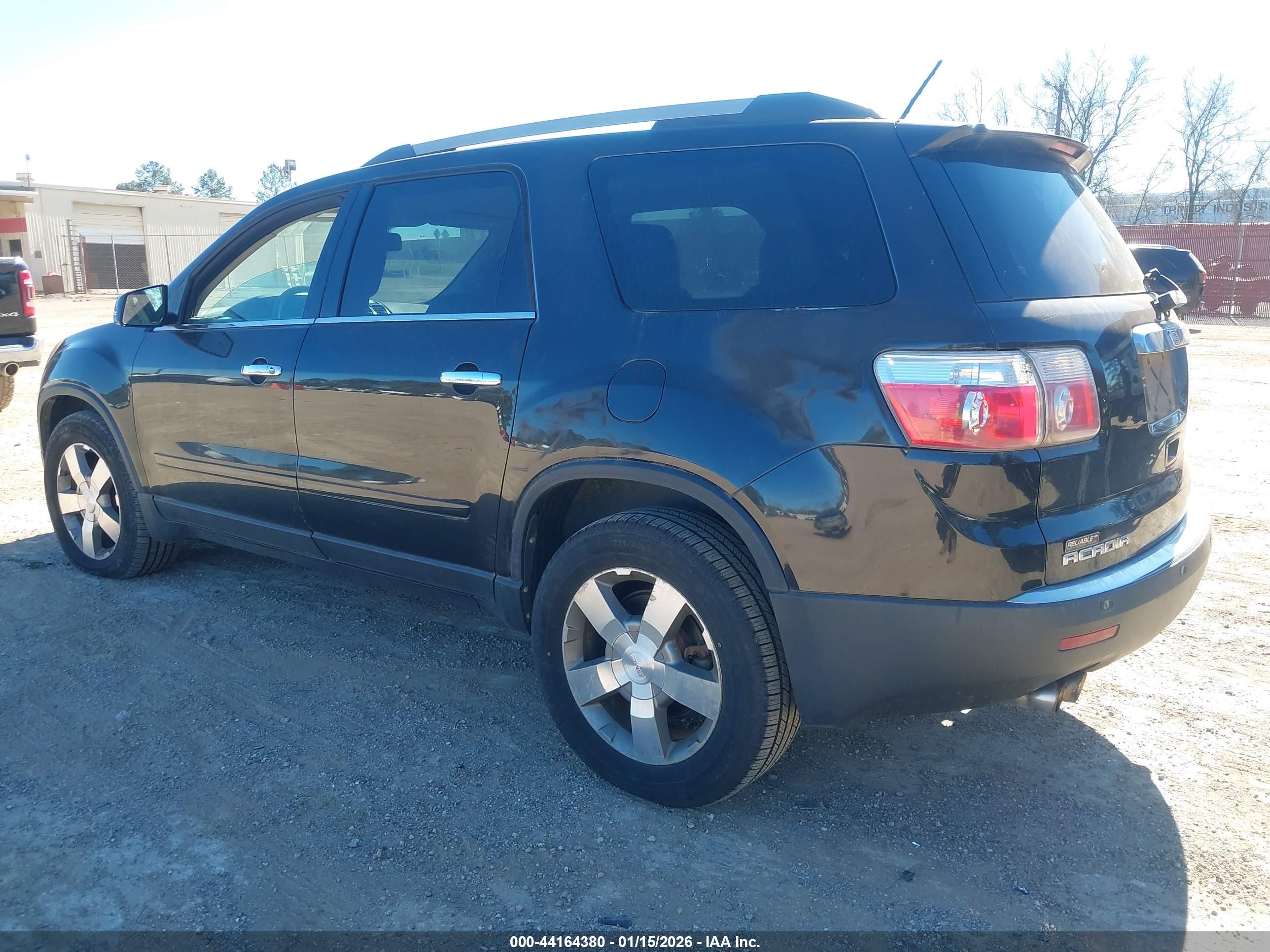 GMC ACADIA image 3