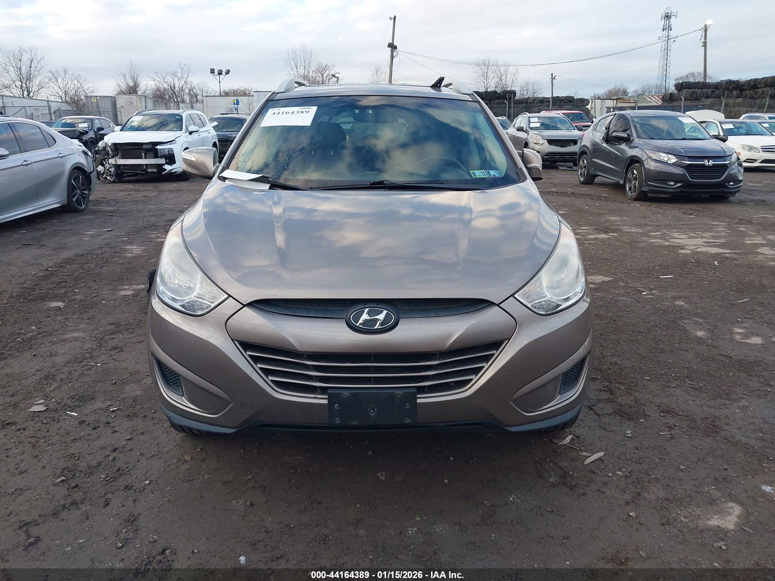 HYUNDAI TUCSON image 6