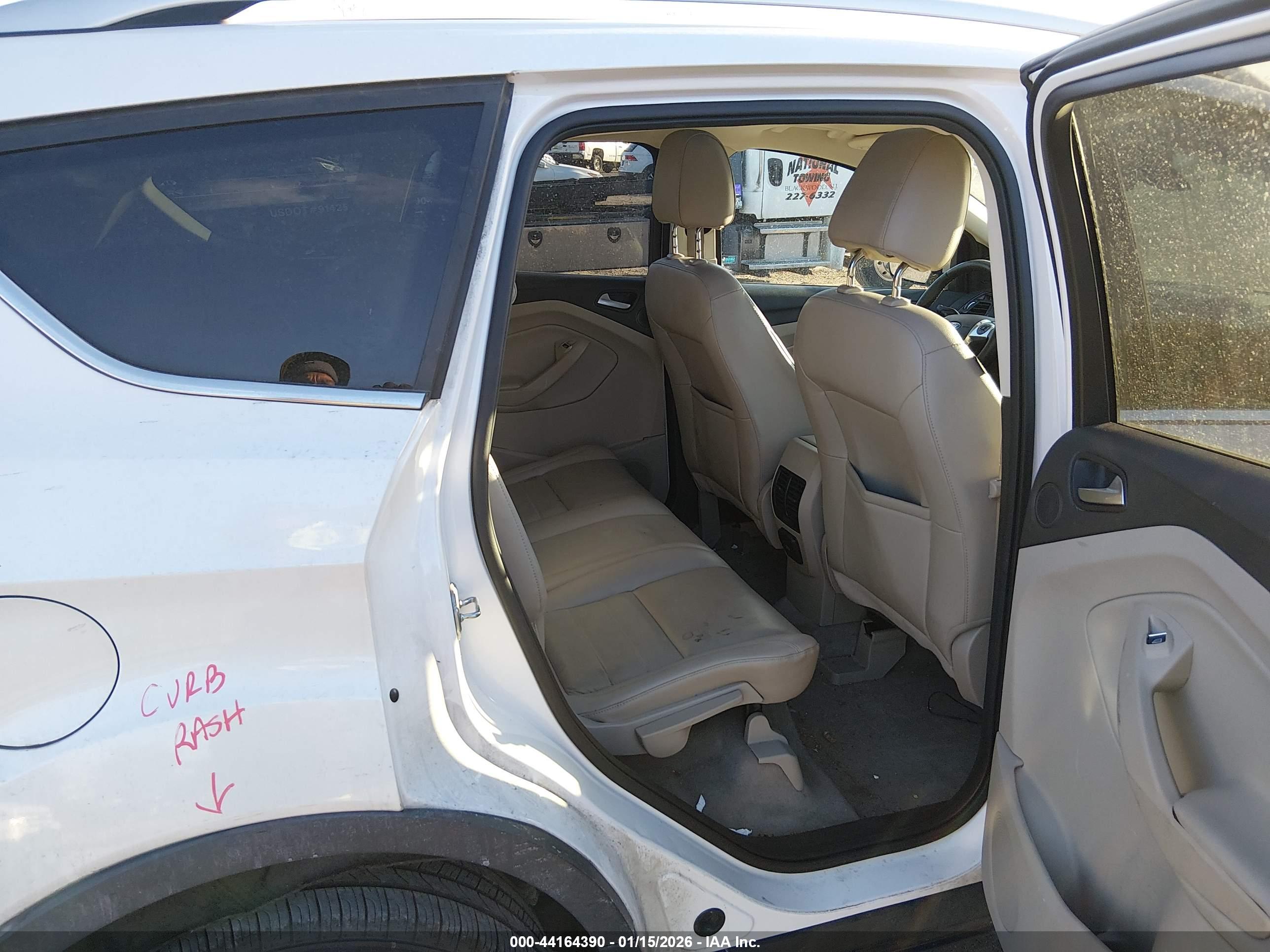 FORD ESCAPE image 8