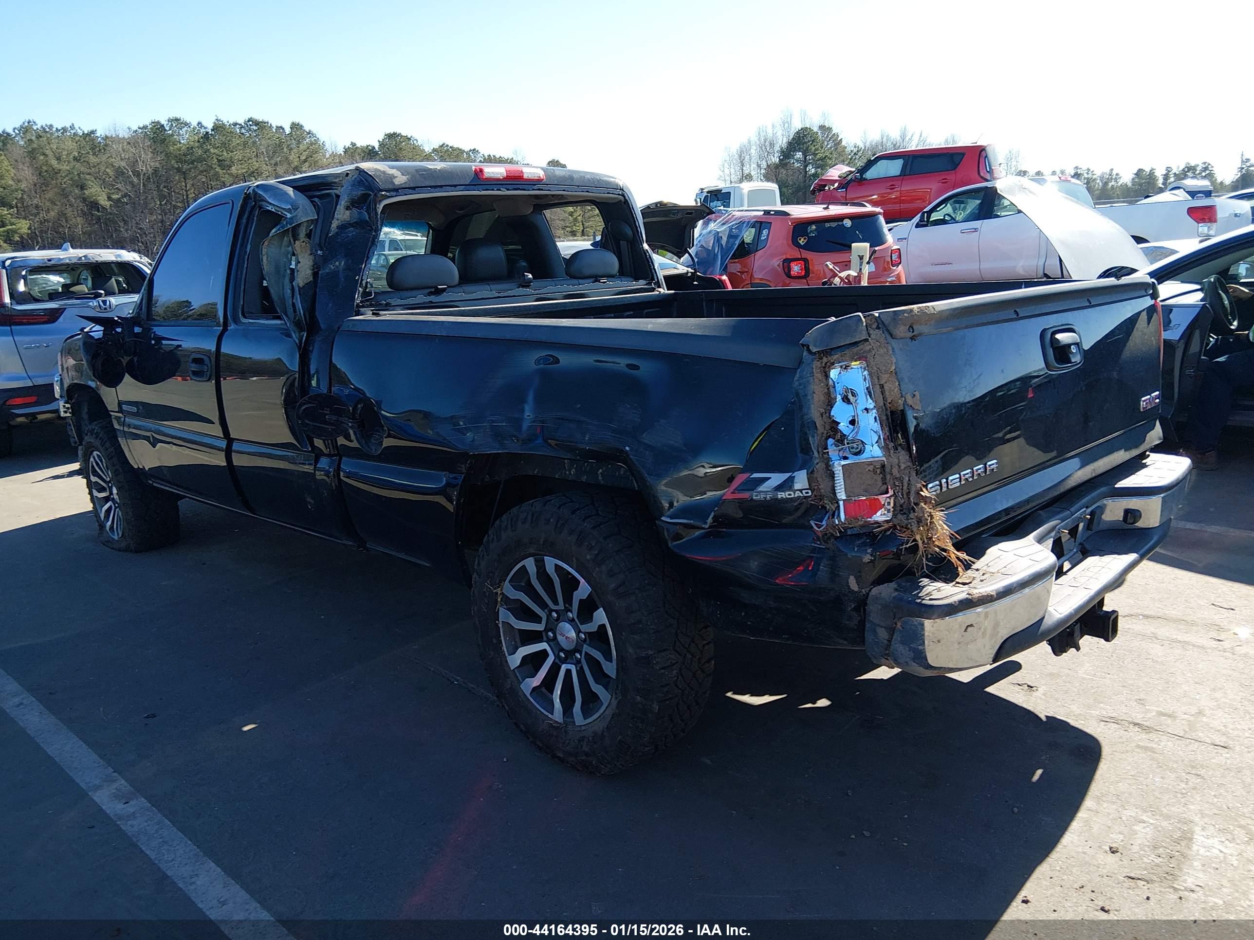 GMC SIERRA image 3