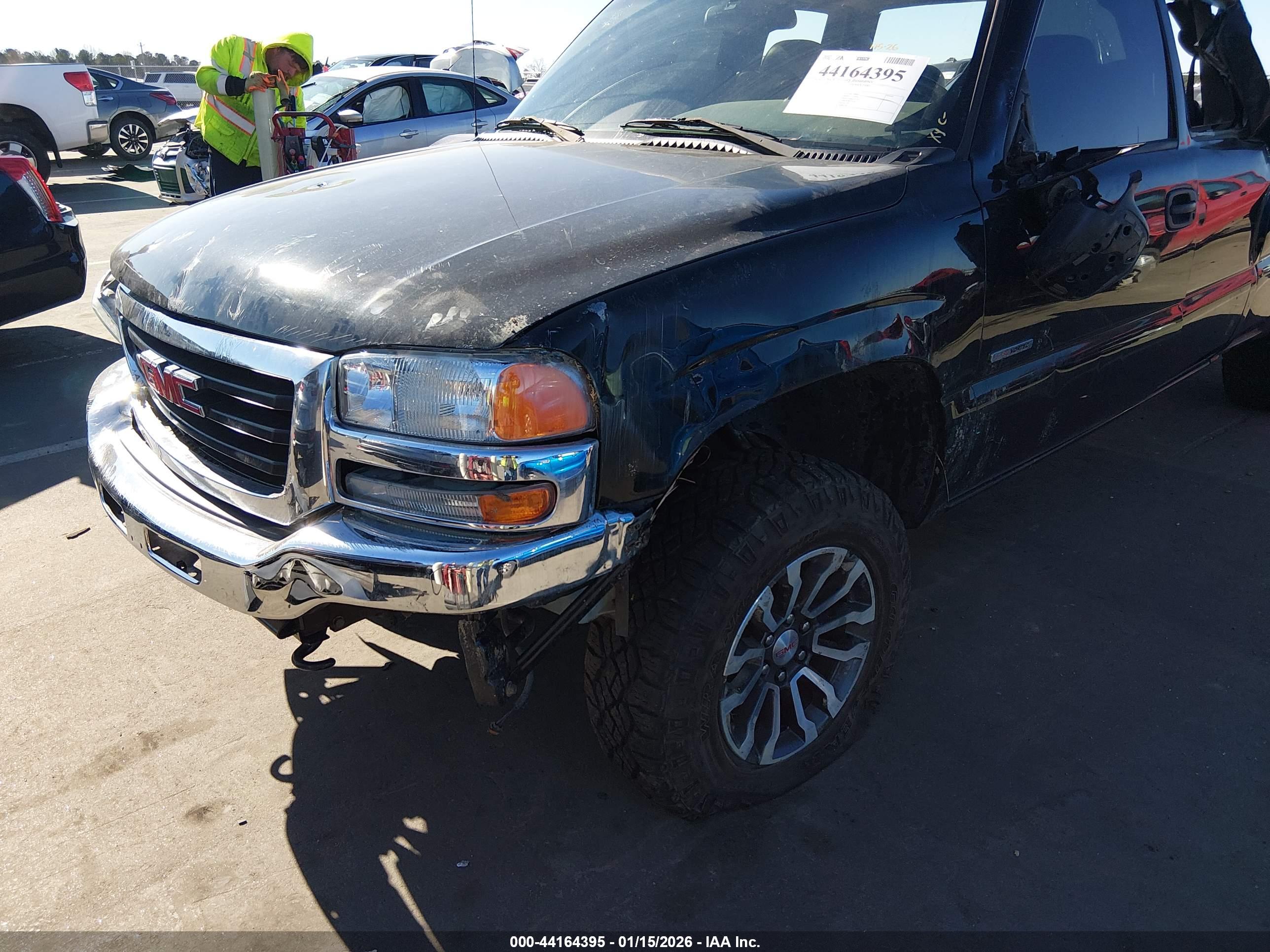 GMC SIERRA image 6
