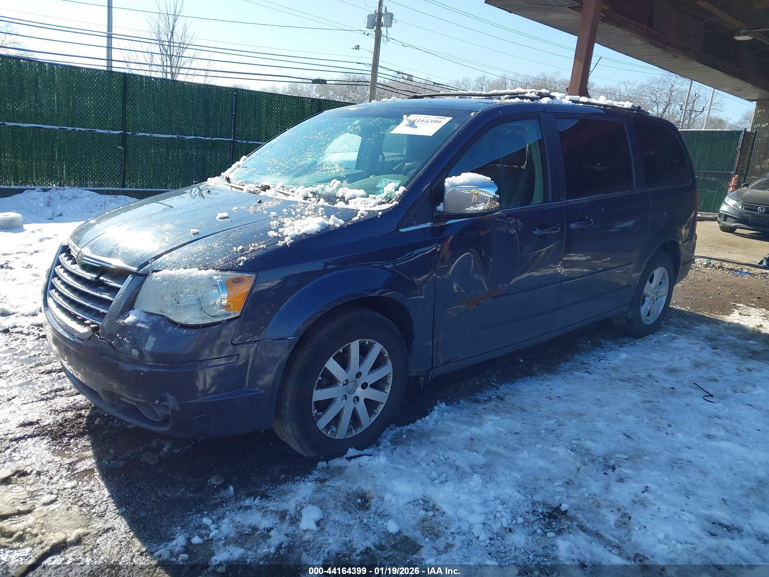 CHRYSLER TOWN image 2