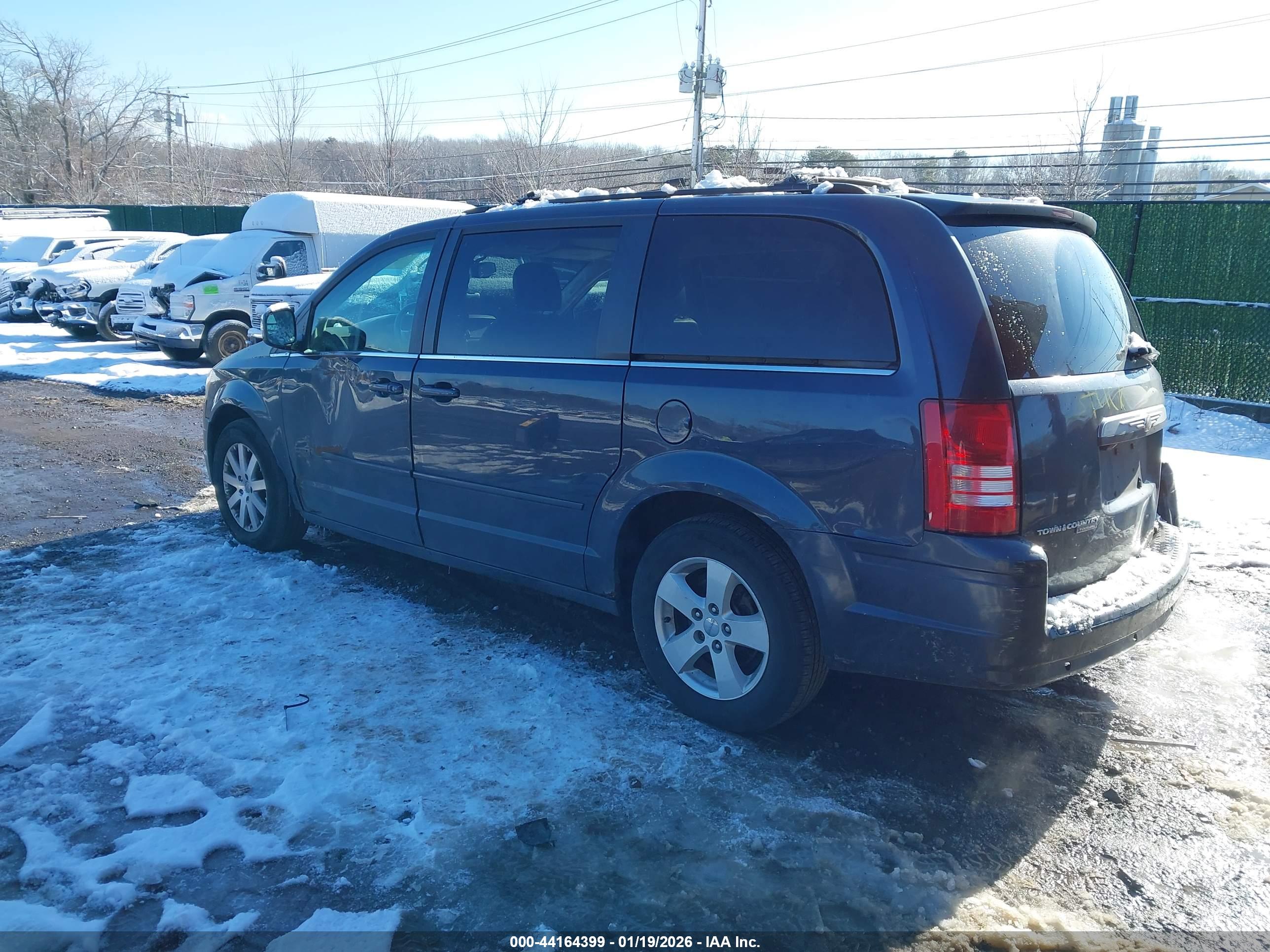 CHRYSLER TOWN image 3