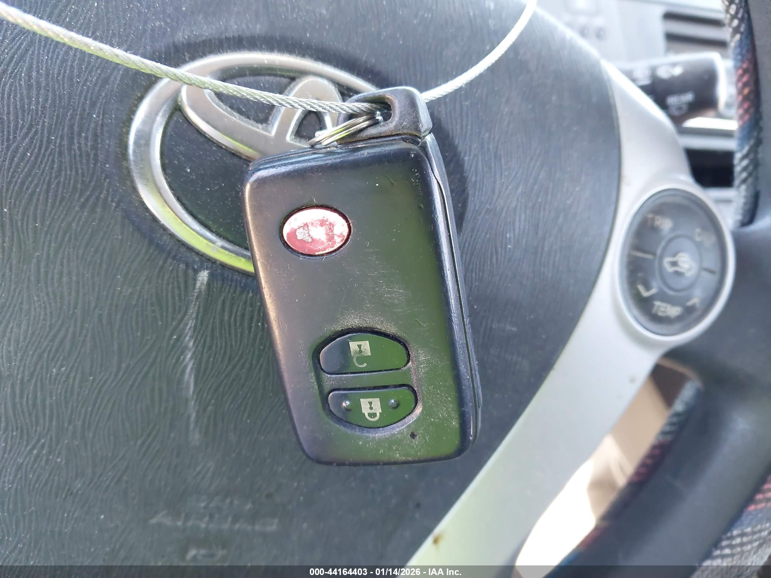 TOYOTA PRIUS image 11
