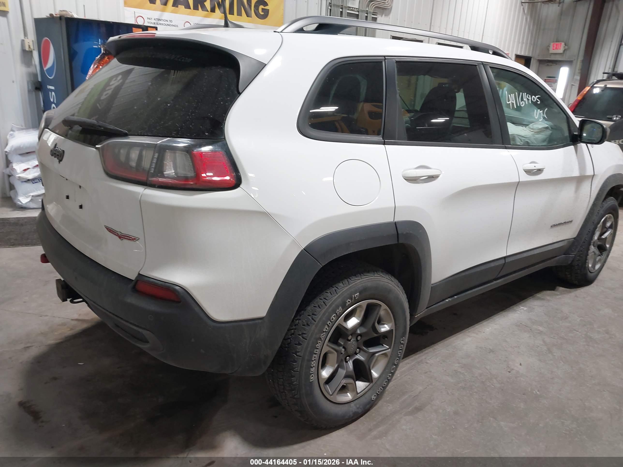 JEEP CHEROKEE image 4
