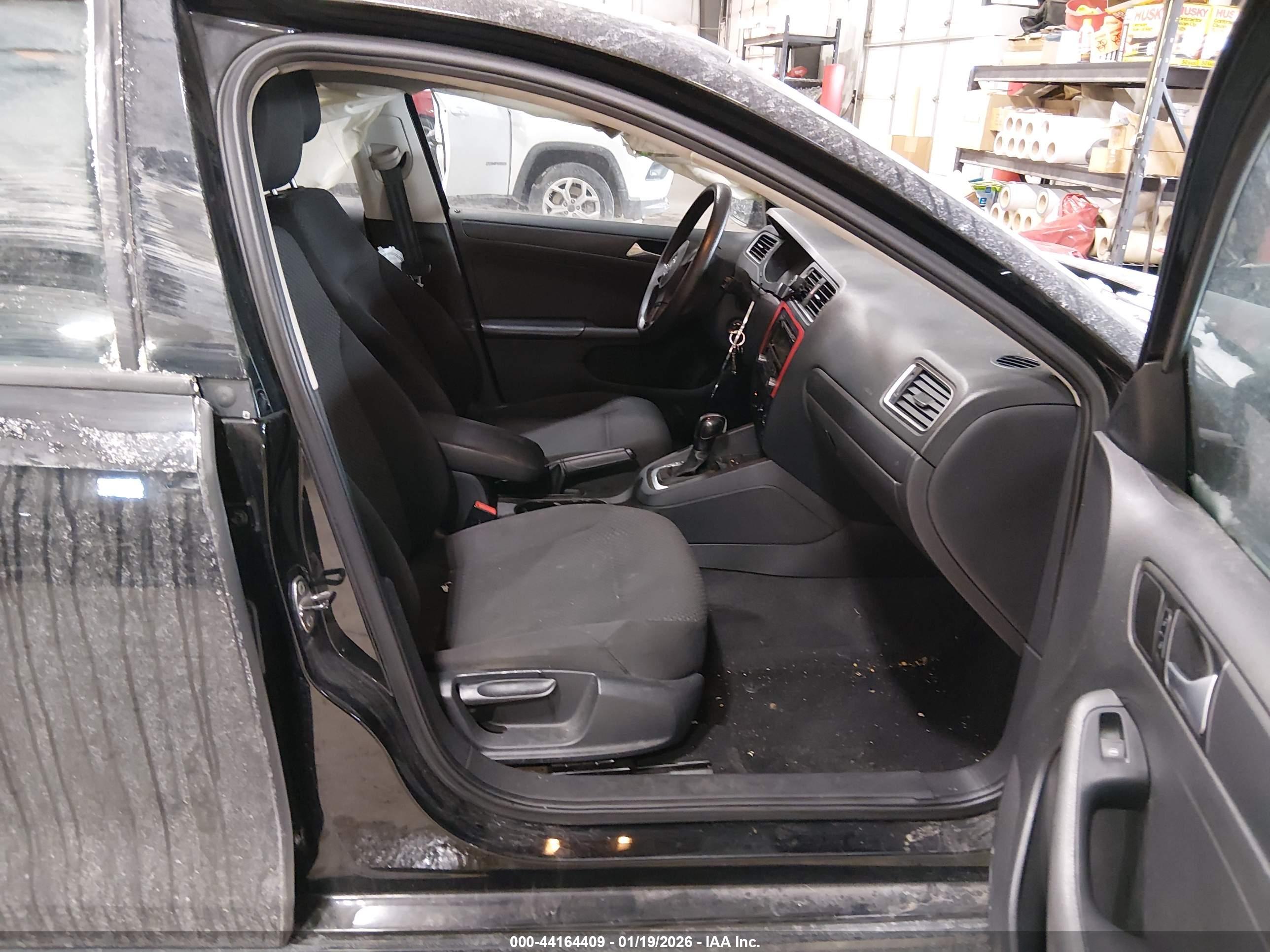 VOLKSWAGEN JETTA image 5