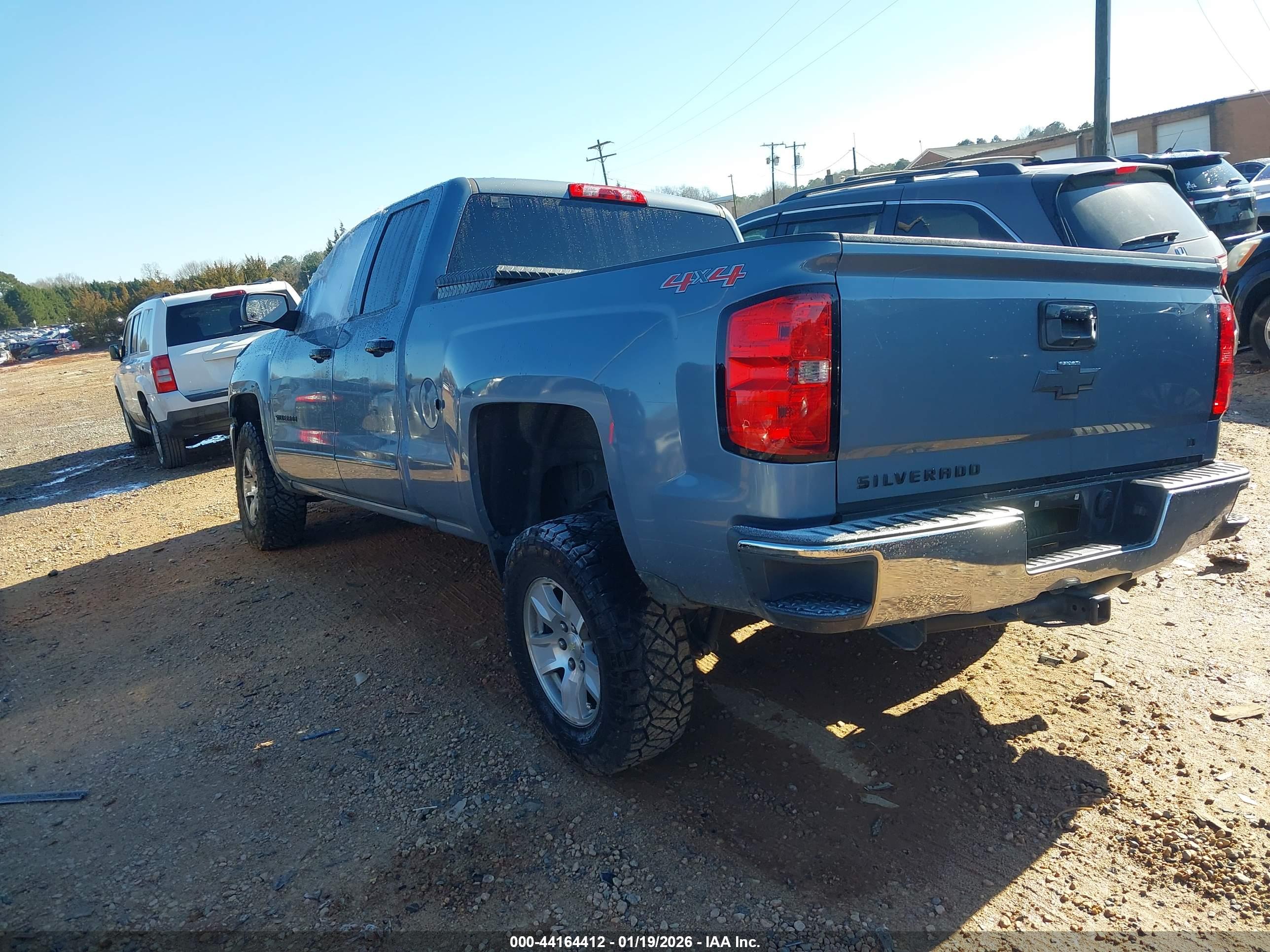 CHEVROLET SILVERADO image 3
